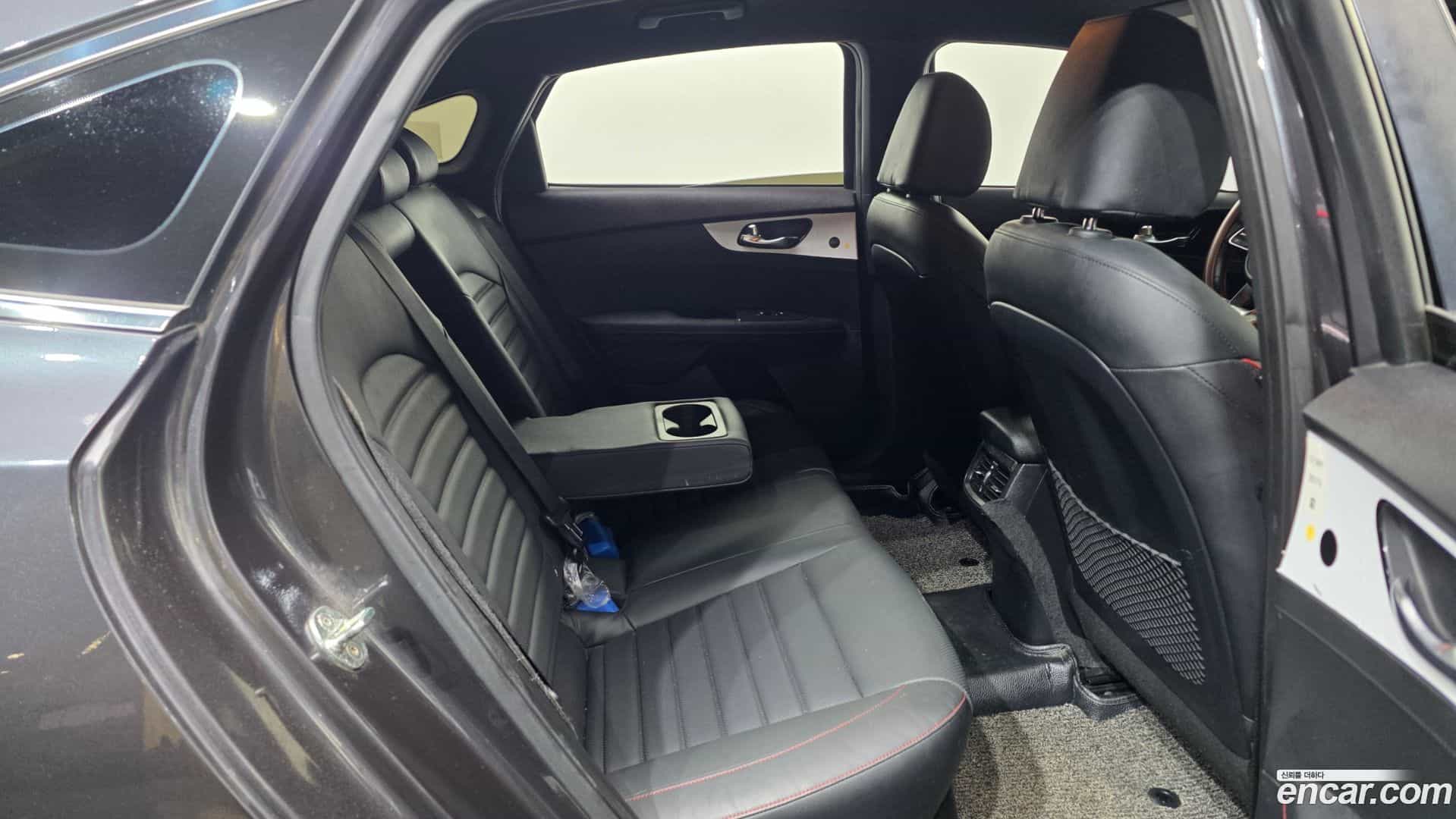 K3 Kia 2019.0-OPTION-016
