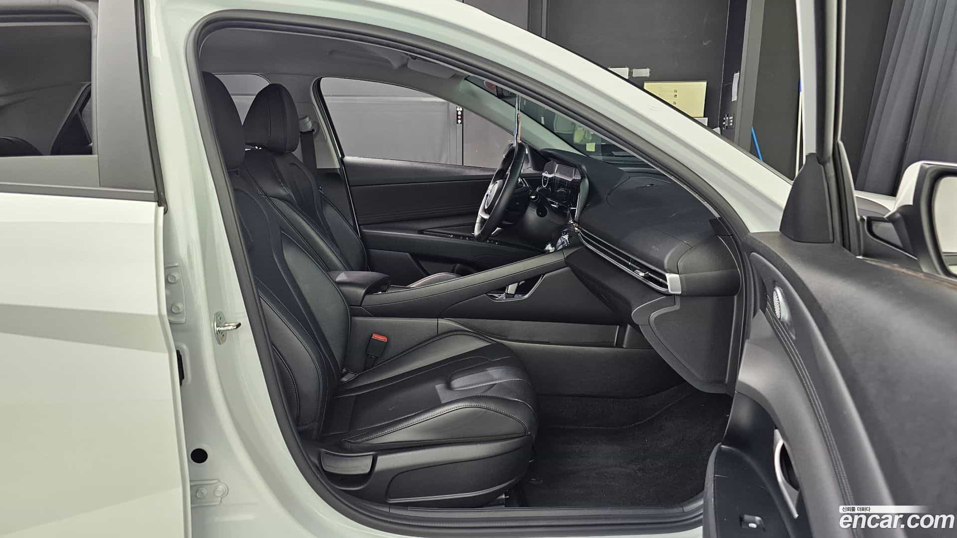 AVANTE Hyundai 2024.0-OPTION-016