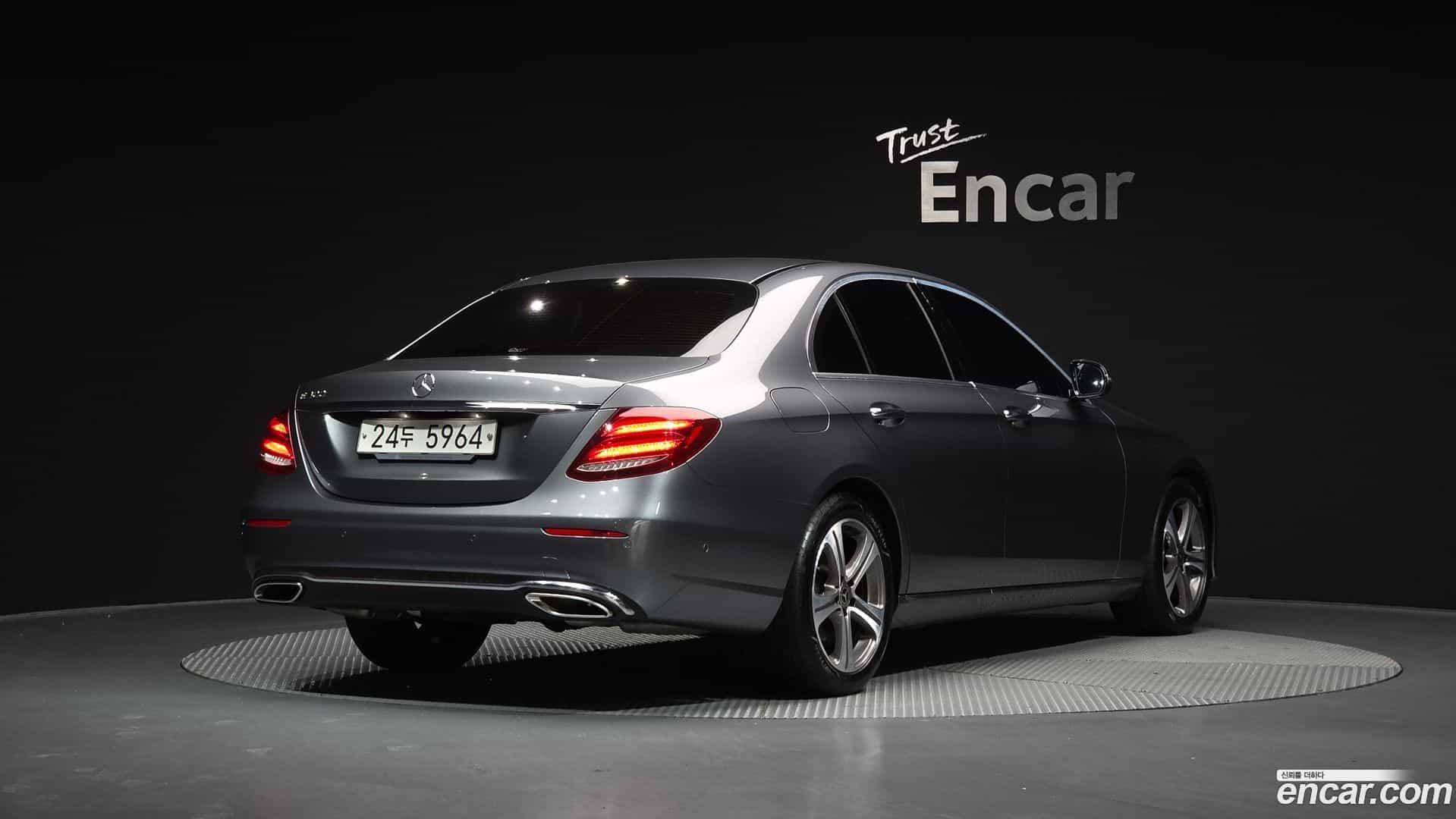 E-Class Mercedes-Benz 2019.7-OUTER-002