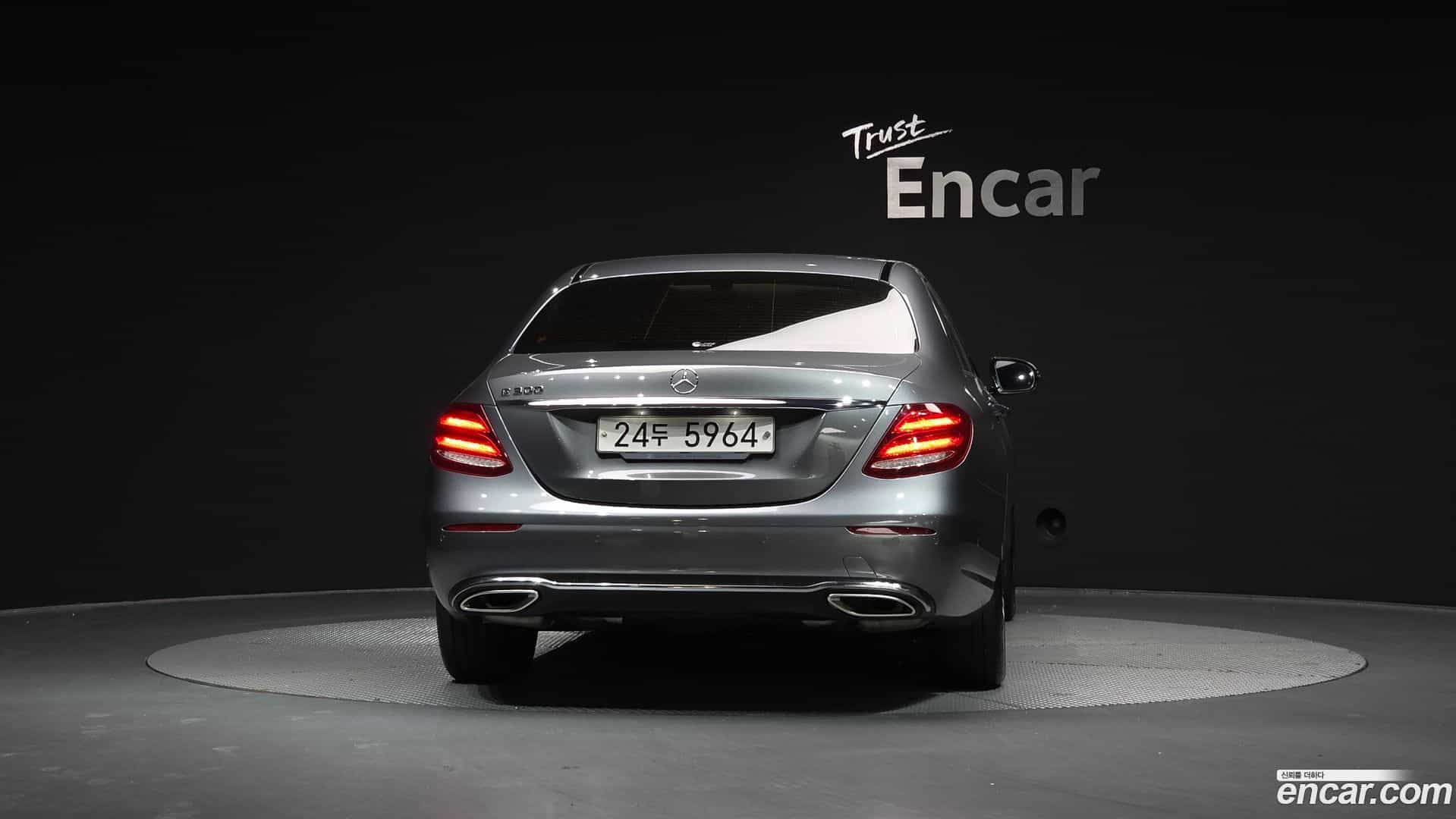 E-Class Mercedes-Benz 2019.7-OUTER-004