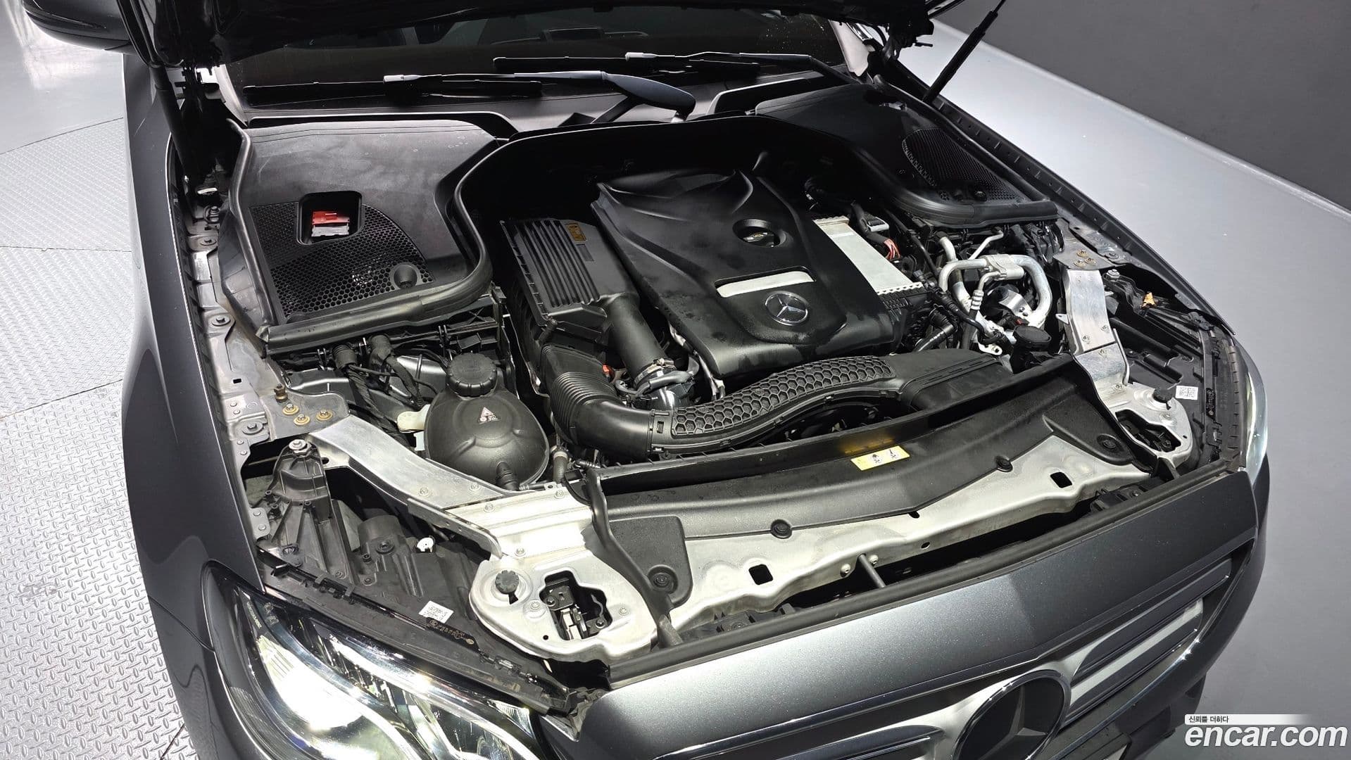 Main__Slider__Photo:E-Class Mercedes-Benz 2019.7-5