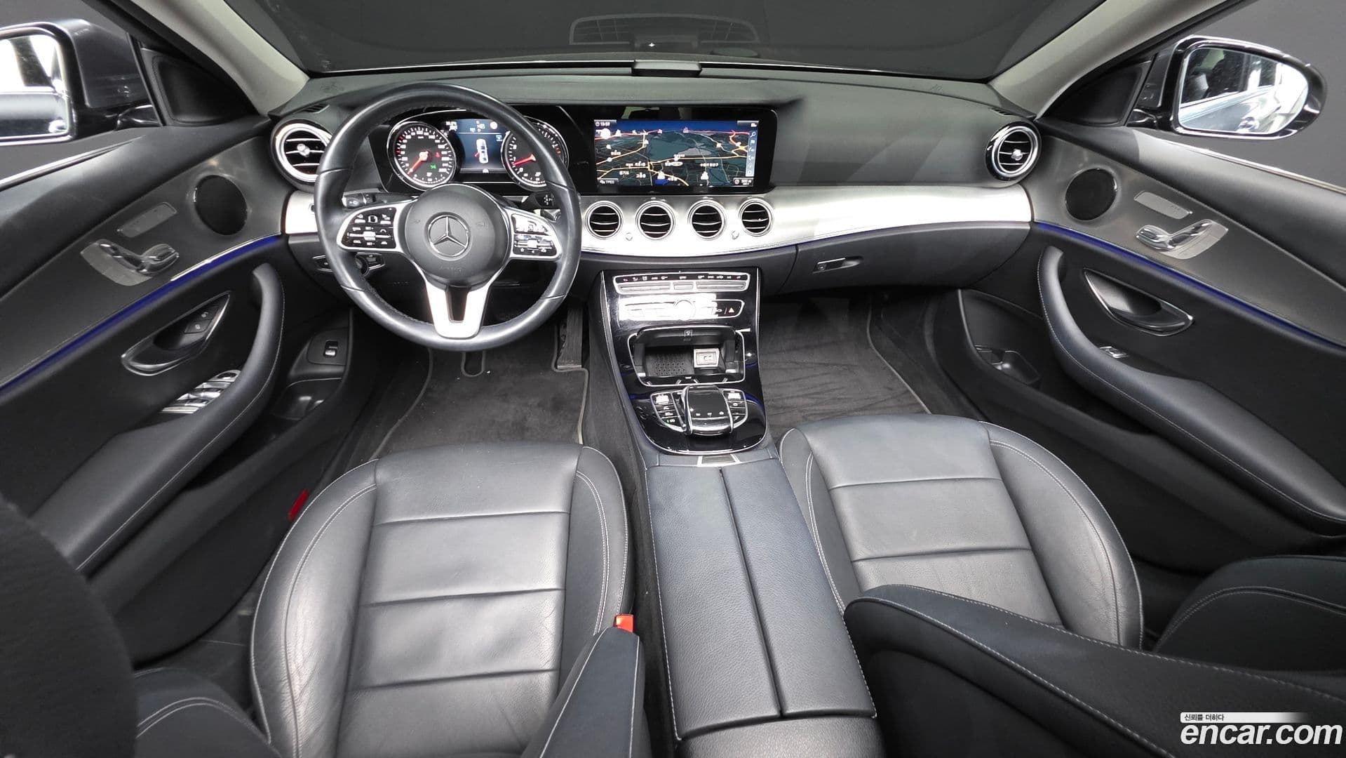 Main__Slider__Photo:E-Class Mercedes-Benz 2019.7-6
