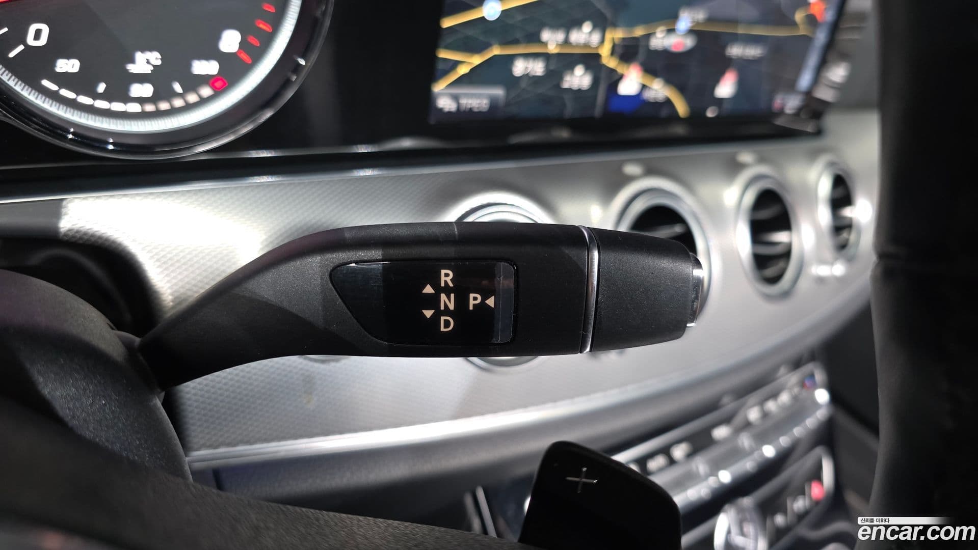 Main__Slider__Photo:E-Class Mercedes-Benz 2019.7-8