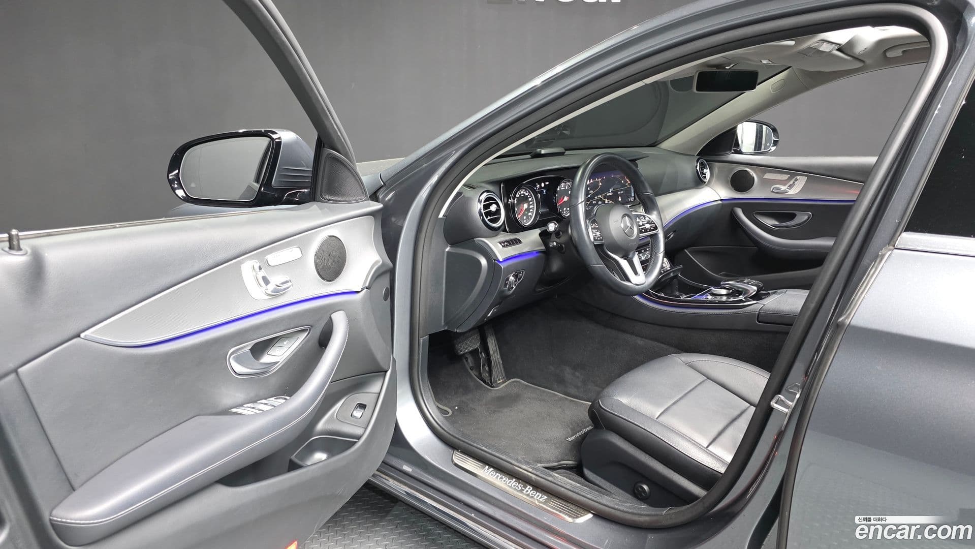 Main__Slider__Photo:E-Class Mercedes-Benz 2019.7-9