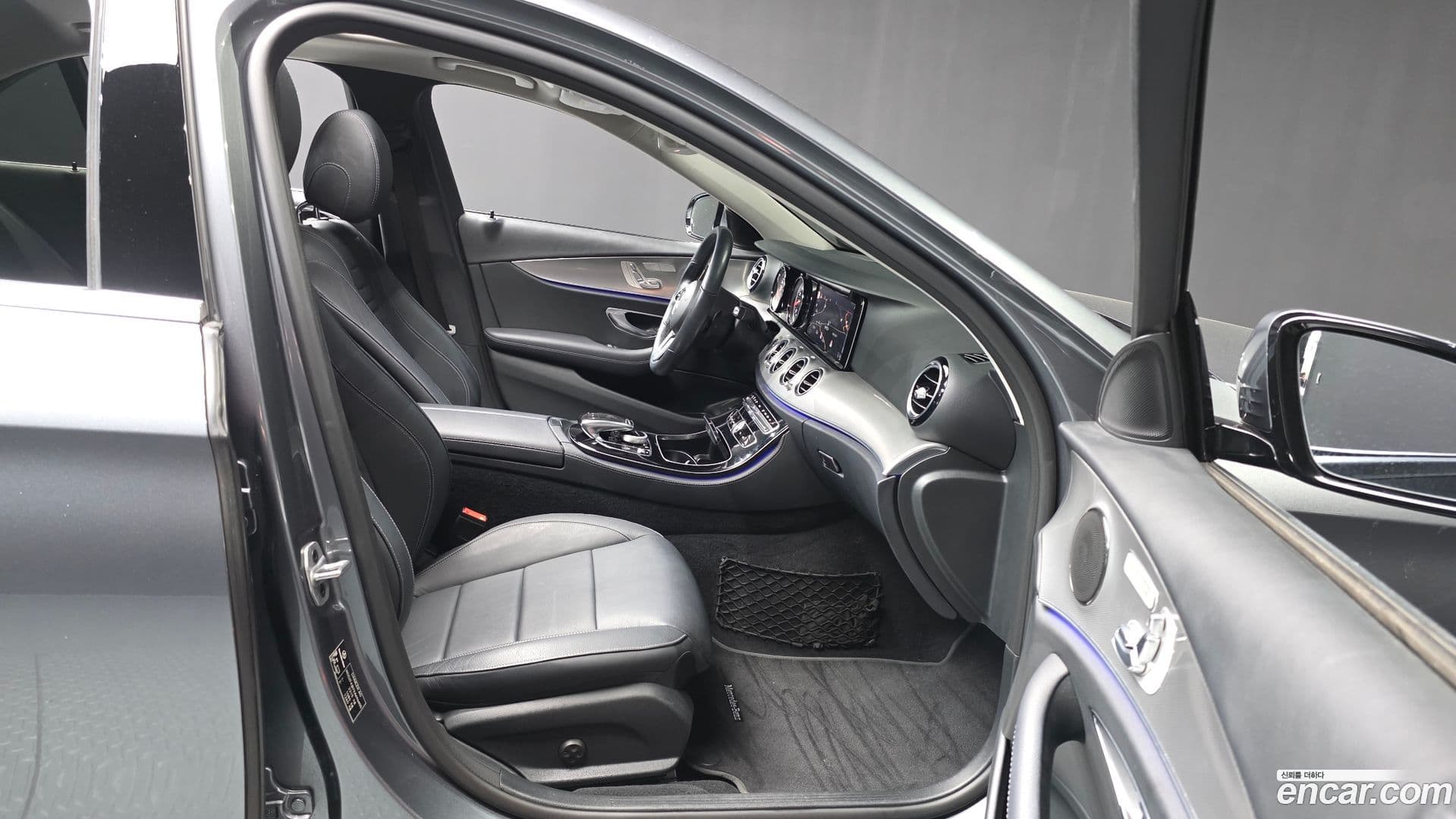 Main__Slider__Photo:E-Class Mercedes-Benz 2019.7-10