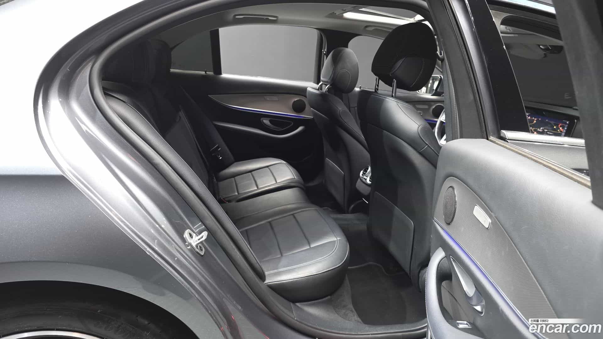 E-Class Mercedes-Benz 2019.7-OPTION-016