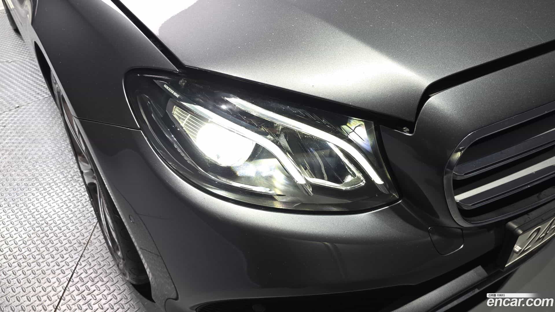E-Class Mercedes-Benz 2019.7-OUTER-032