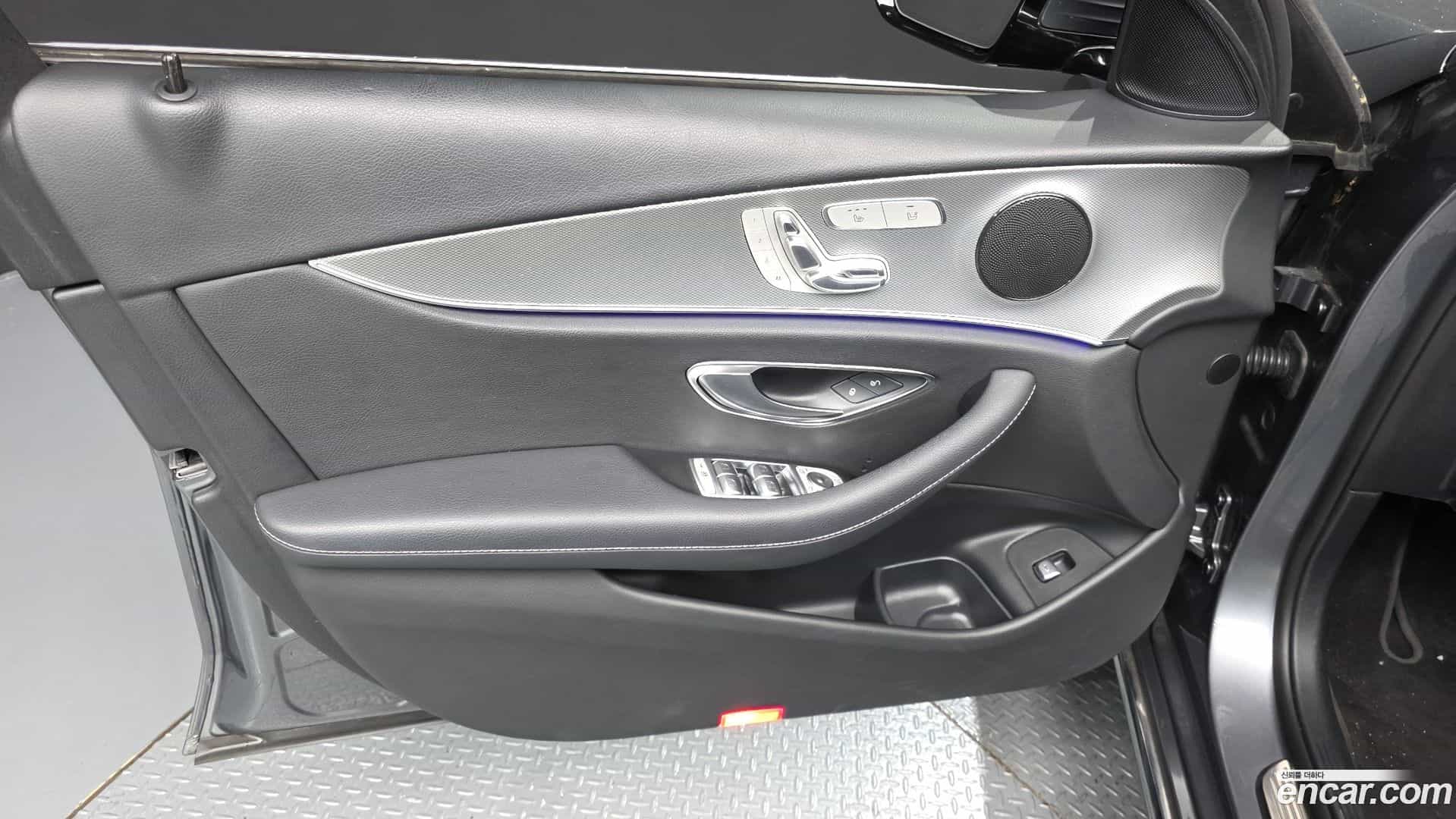 E-Class Mercedes-Benz 2019.7-INNER-034