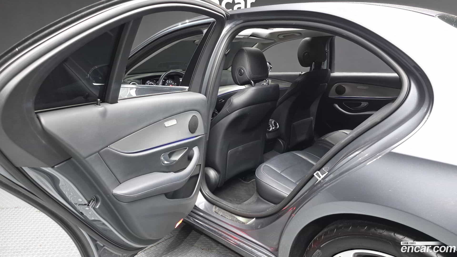 E-Class Mercedes-Benz 2019.7-INNER-036
