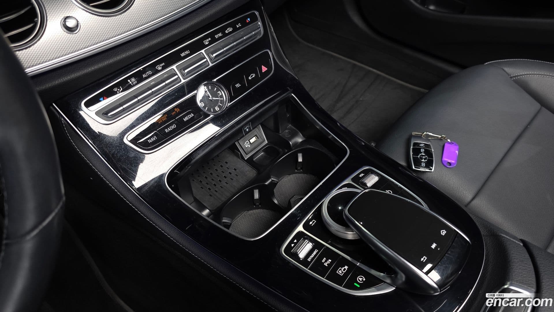 Main__Slider__Photo:E-Class Mercedes-Benz 2019.7-29