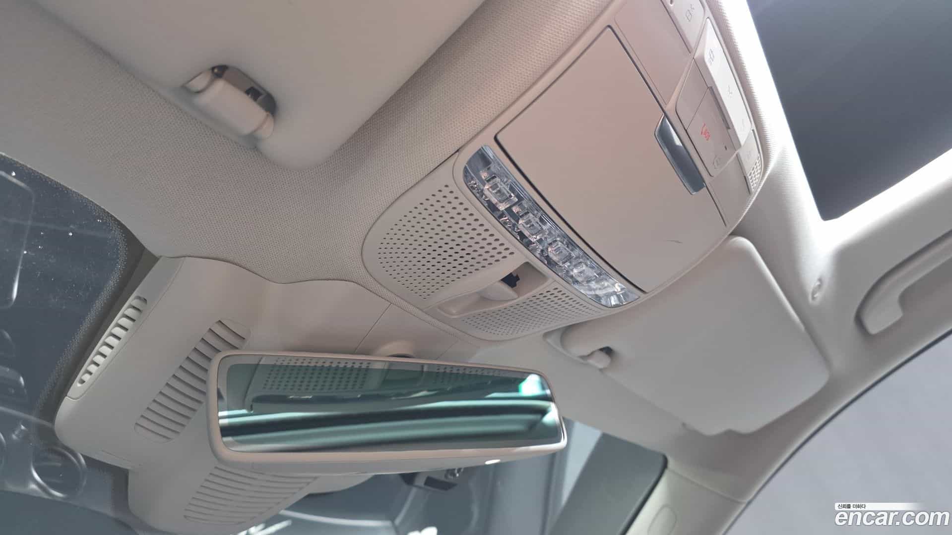 E-Class Mercedes-Benz 2019.7-OPTION-044