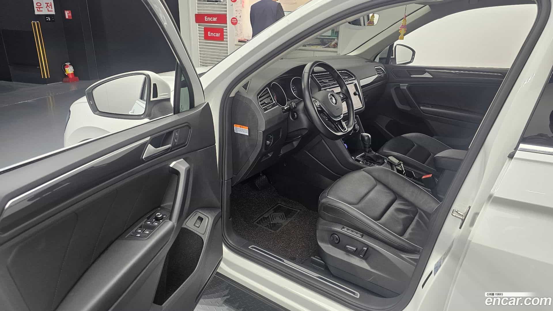 Tiguan Volkswagen 2020.2-INNER-010