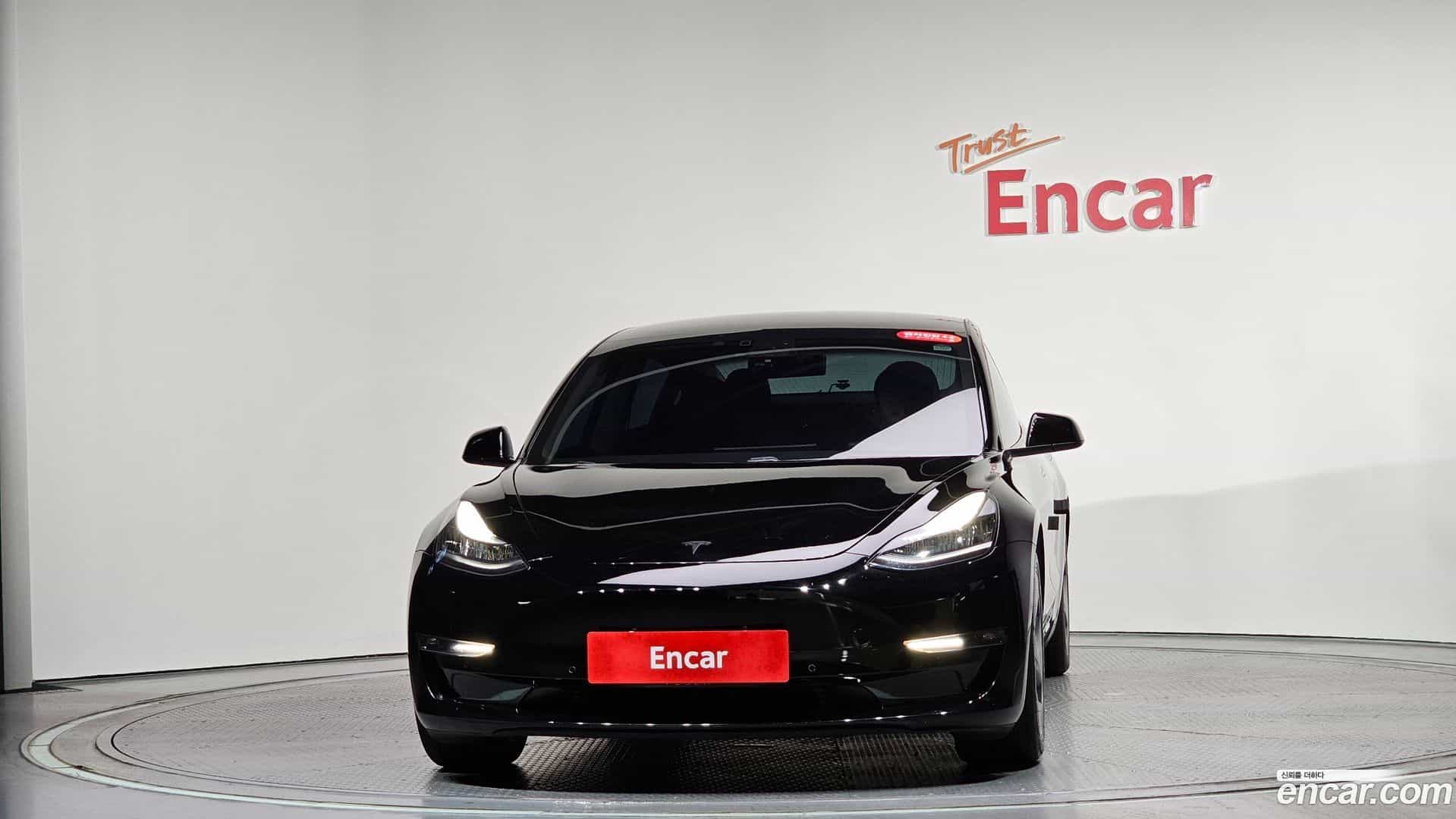 Model 3 Tesla 2019.10-OUTER-003