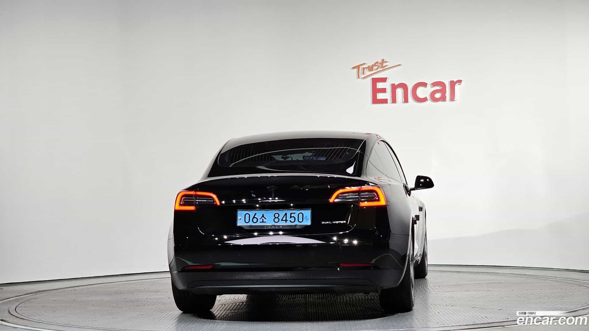 Model 3 Tesla 2019.10-OUTER-004