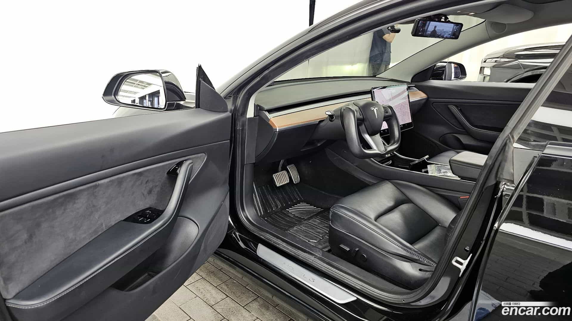 Model 3 Tesla 2019.10-INNER-010