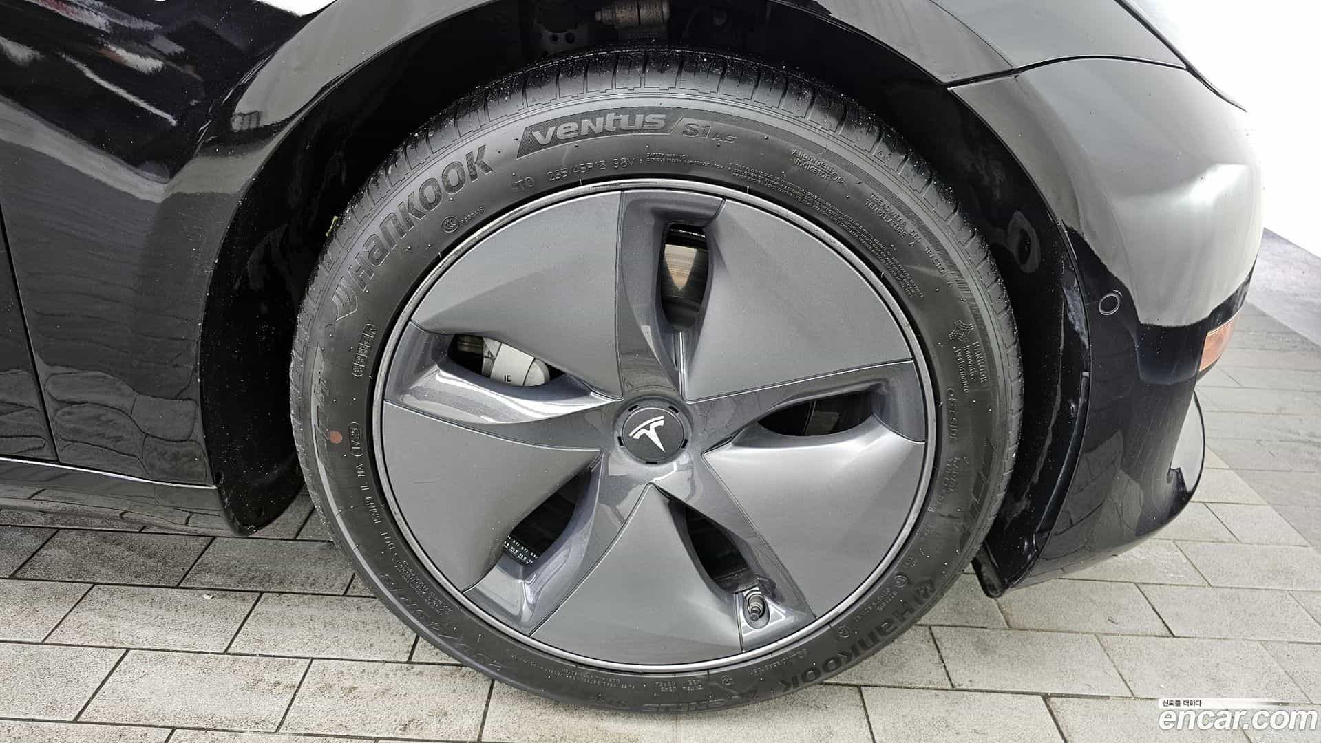 Model 3 Tesla 2019.10-OUTER-031