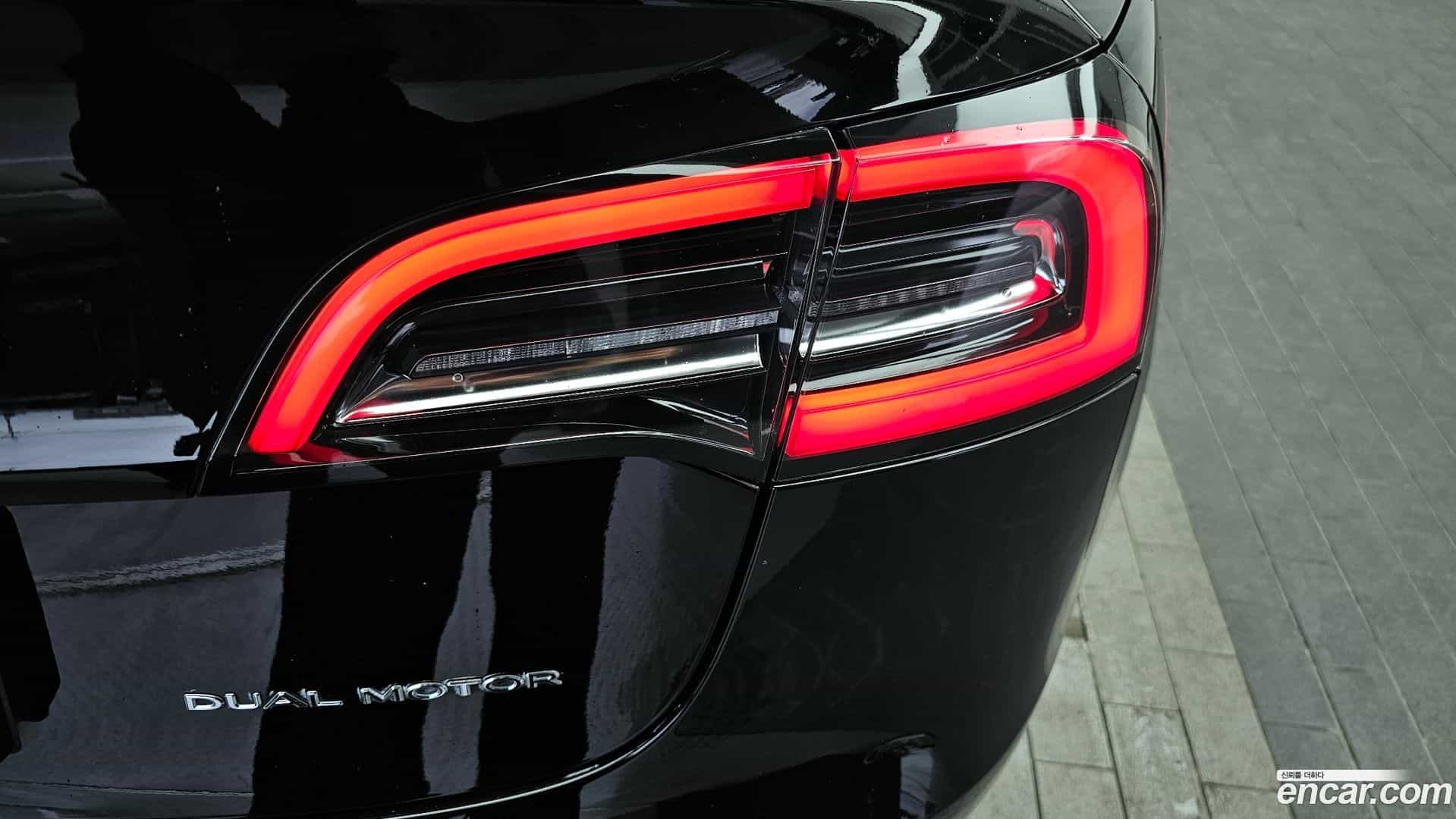 Model 3 Tesla 2019.10-OUTER-033