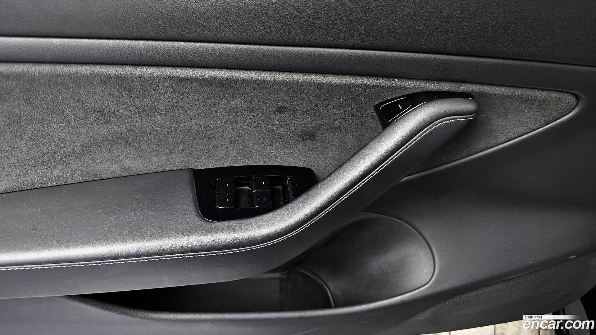 Model 3 Tesla 2019.10-INNER-034