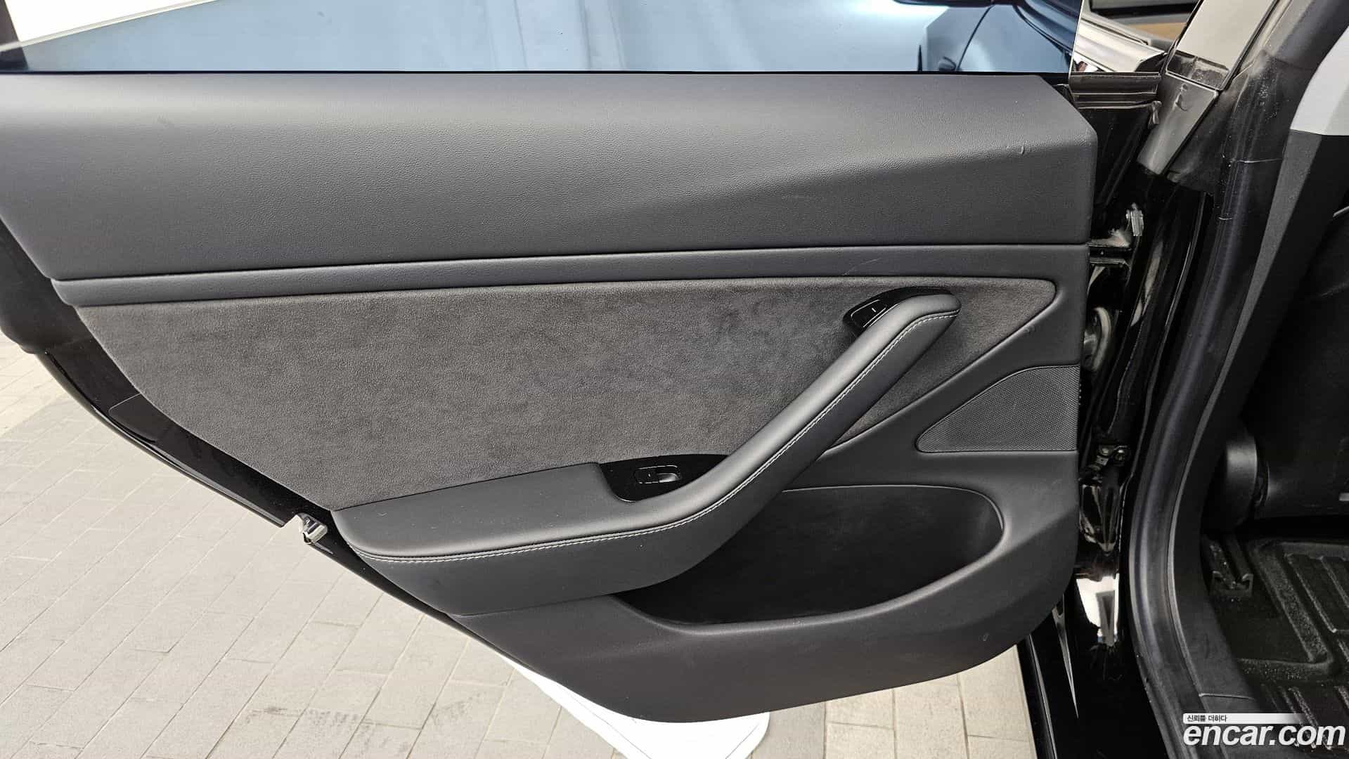 Model 3 Tesla 2019.10-INNER-035