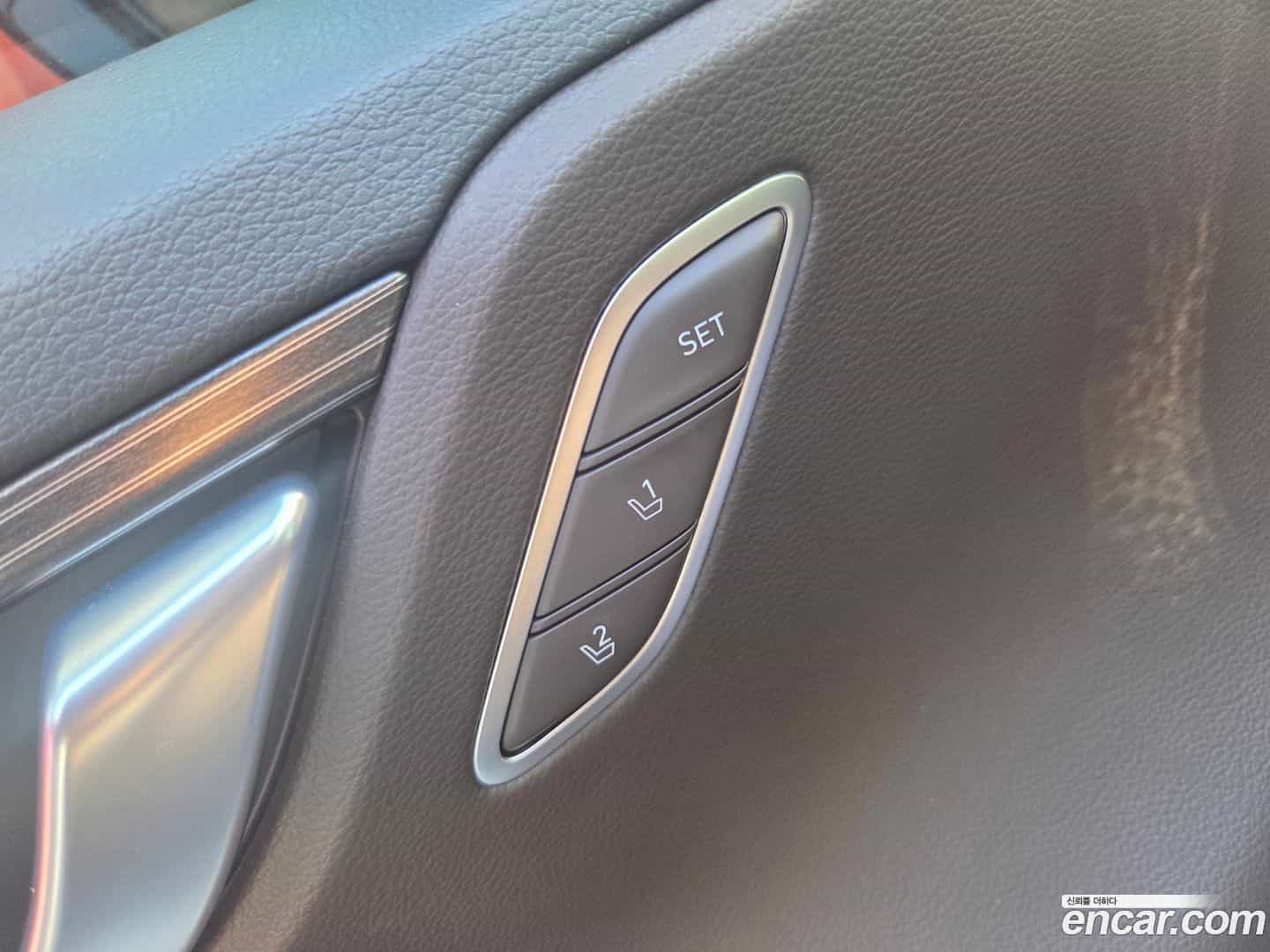 Grandeur Hyundai 2018.8-OPTION-016