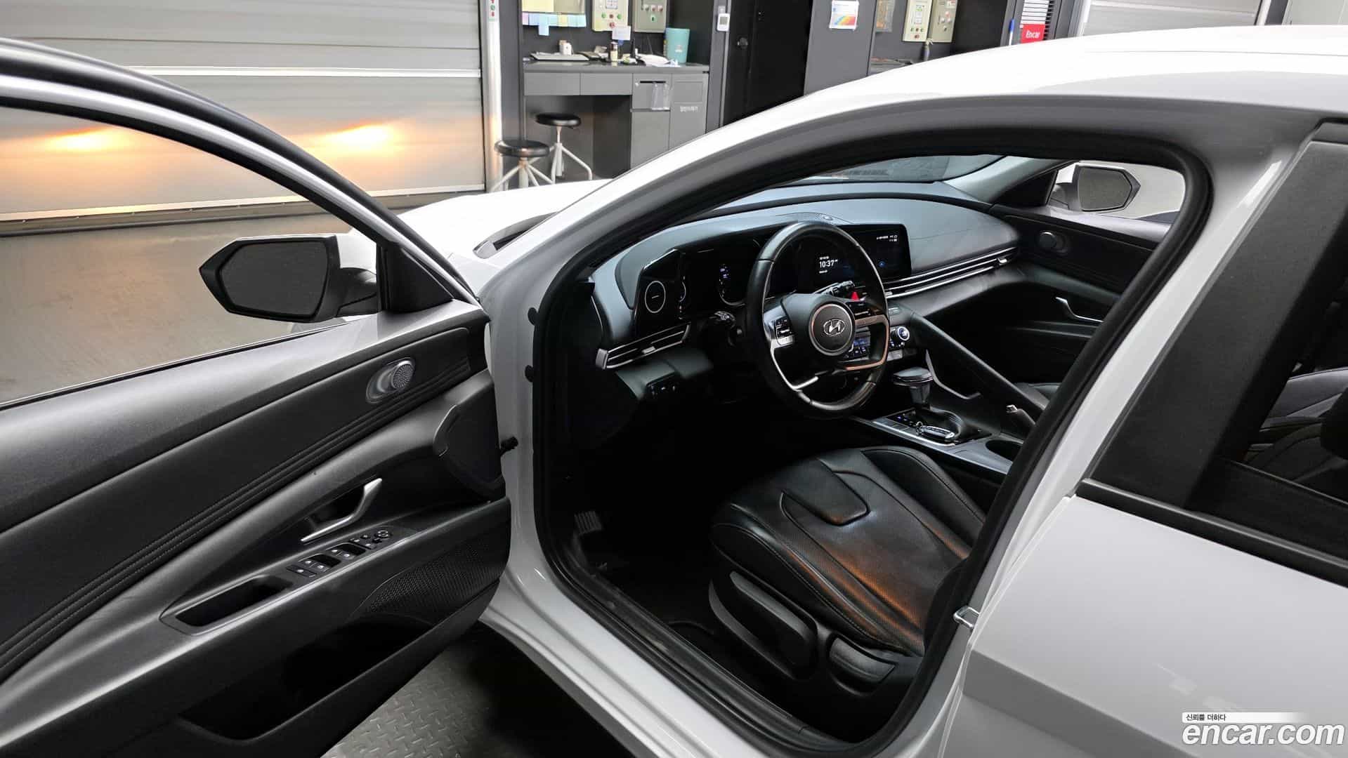 AVANTE Hyundai 2022.0-INNER-010