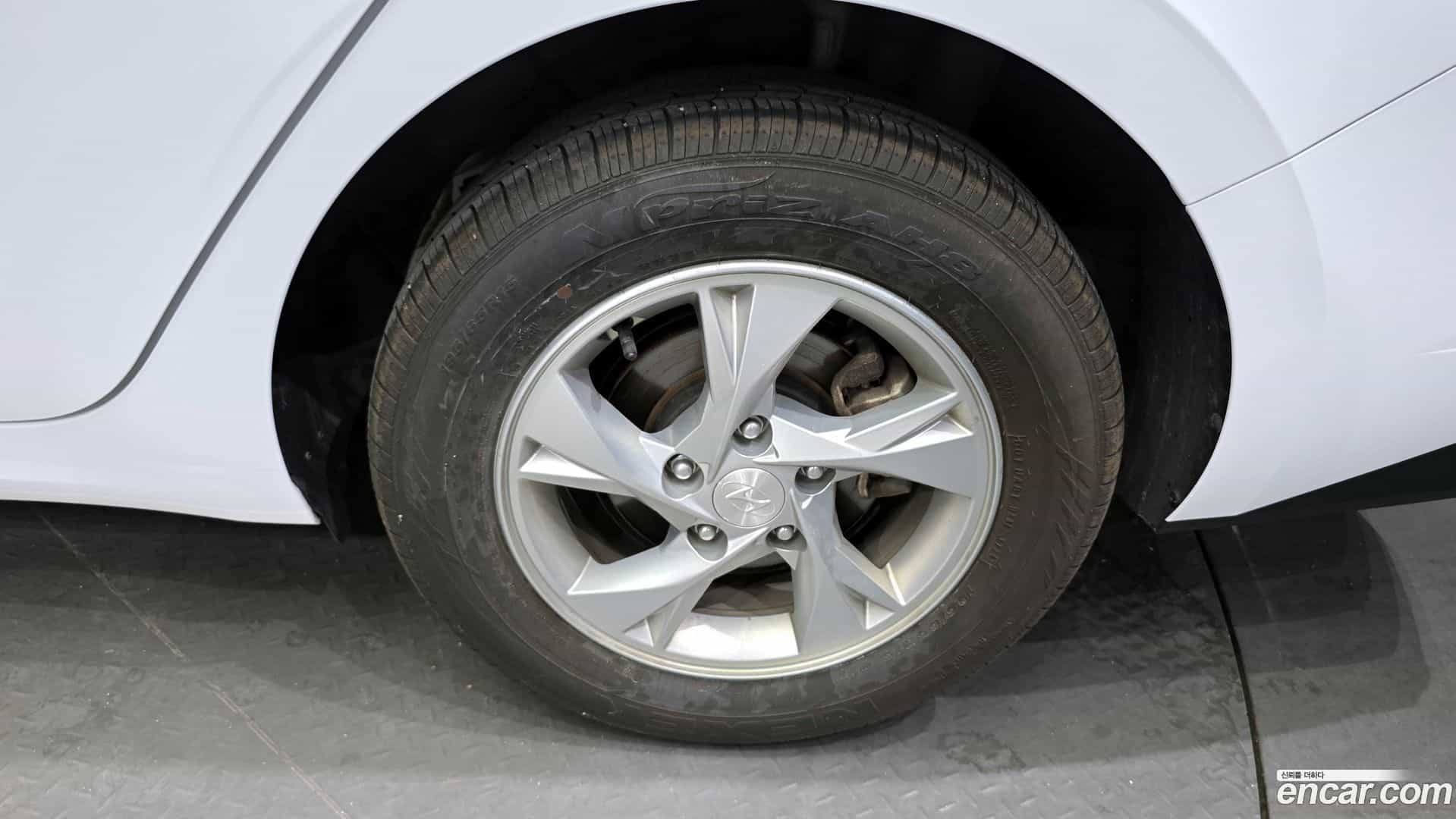 AVANTE Hyundai 2022.0-OUTER-031