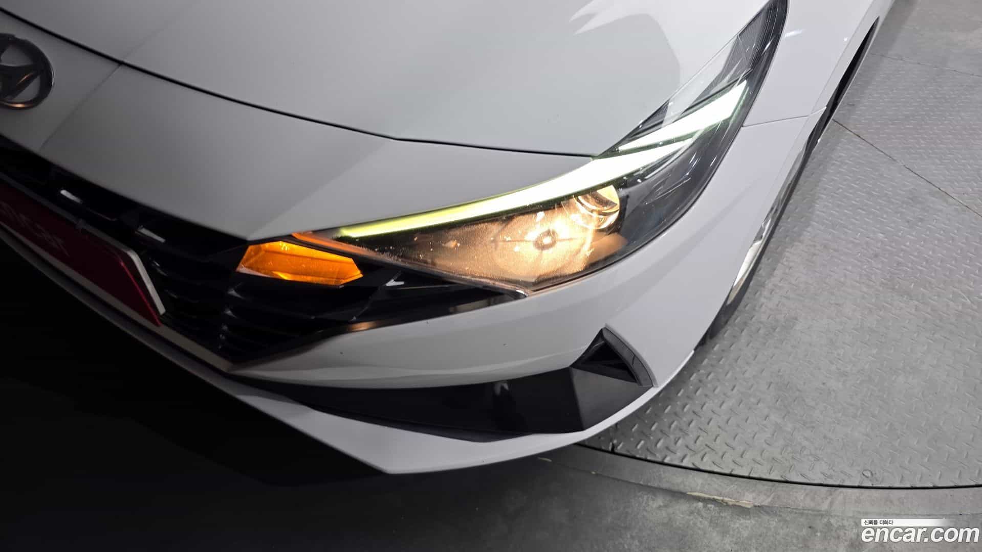 AVANTE Hyundai 2022.0-OUTER-032