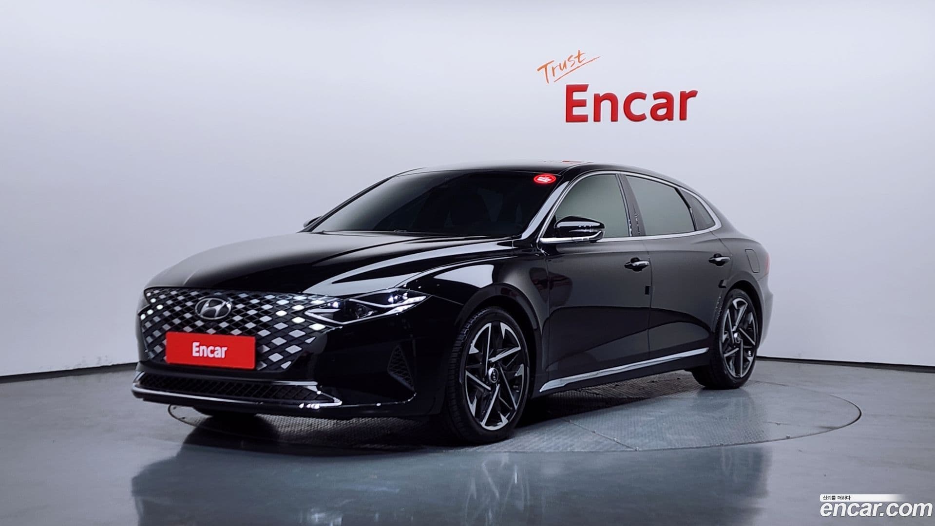 Main__Slider__Photo:Grandeur Hyundai 2020.6-0
