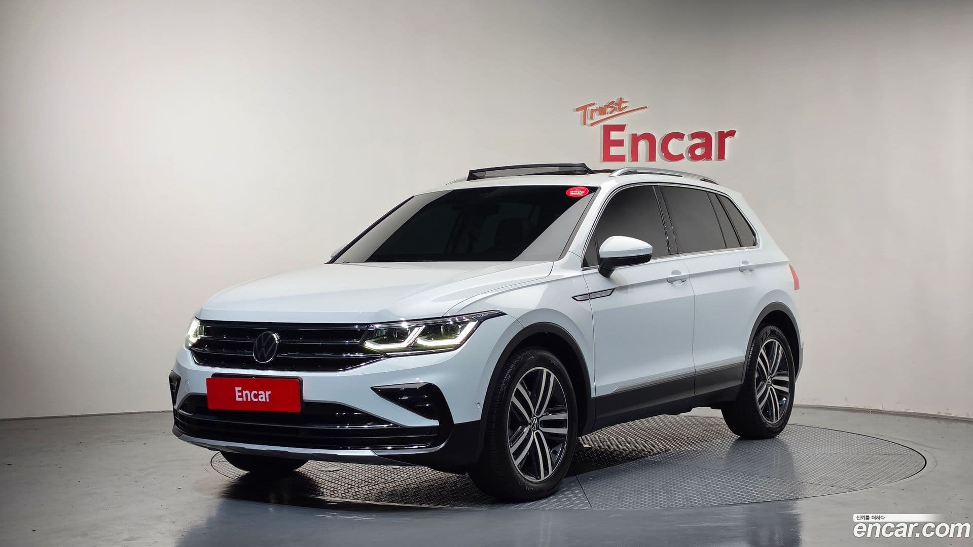 Main__Slider__Photo:Tiguan Volkswagen 2021.6-0