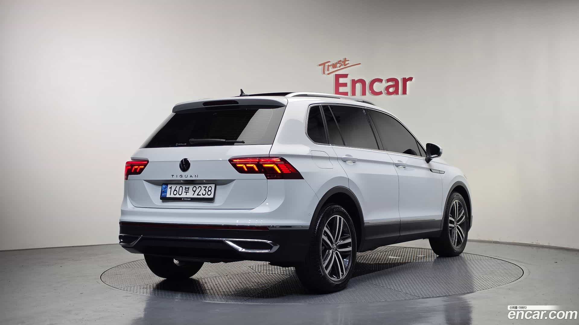 Tiguan Volkswagen 2021.6-OUTER-002