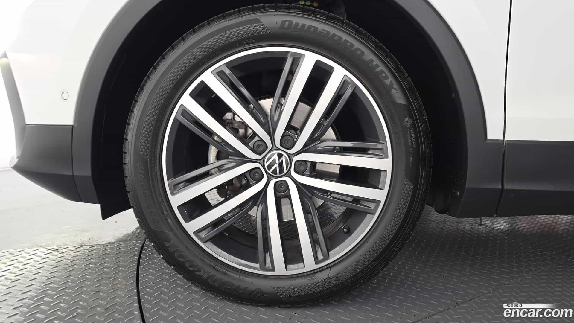 Tiguan Volkswagen 2021.6-OUTER-005