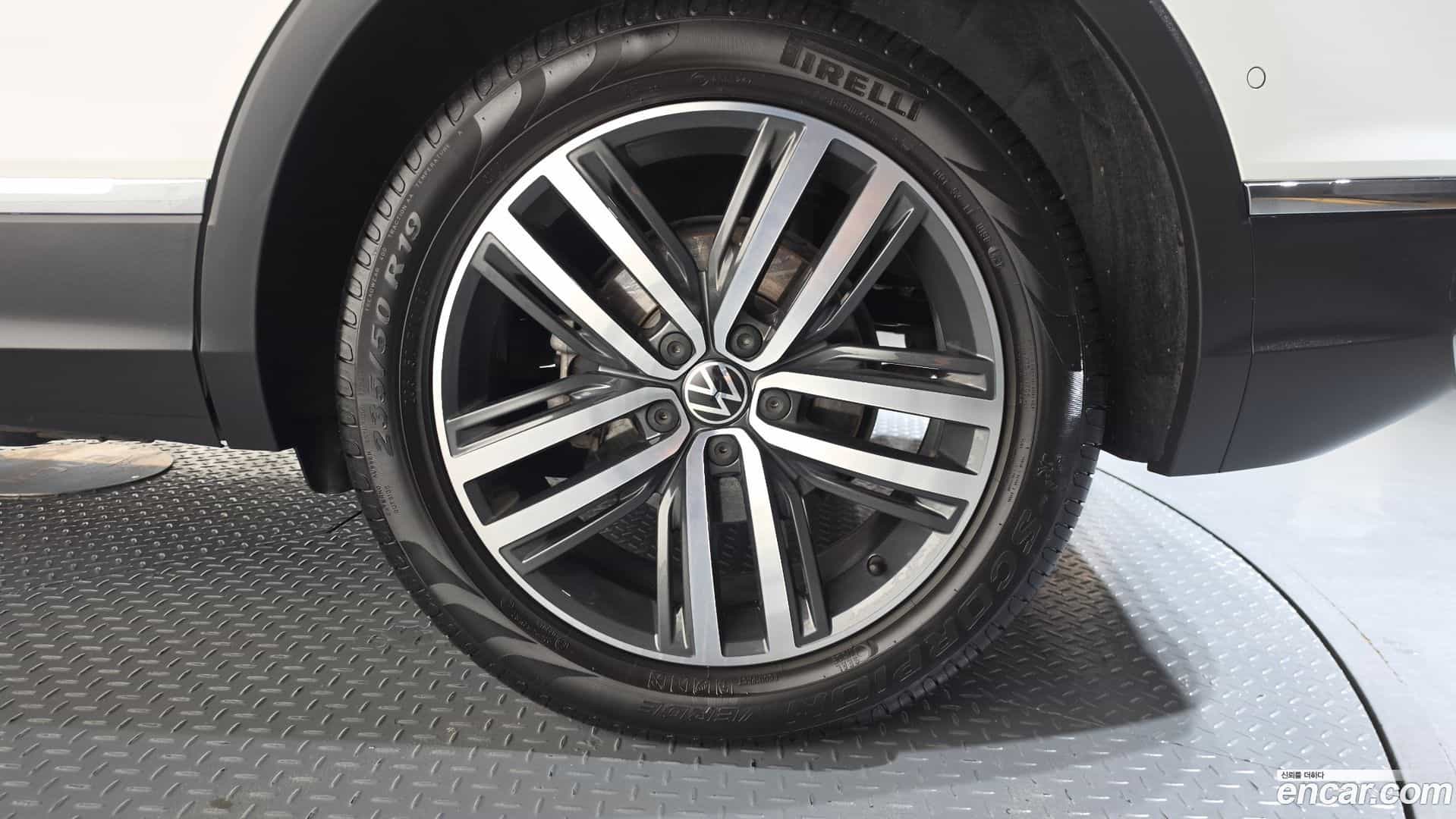 Tiguan Volkswagen 2021.6-OUTER-031