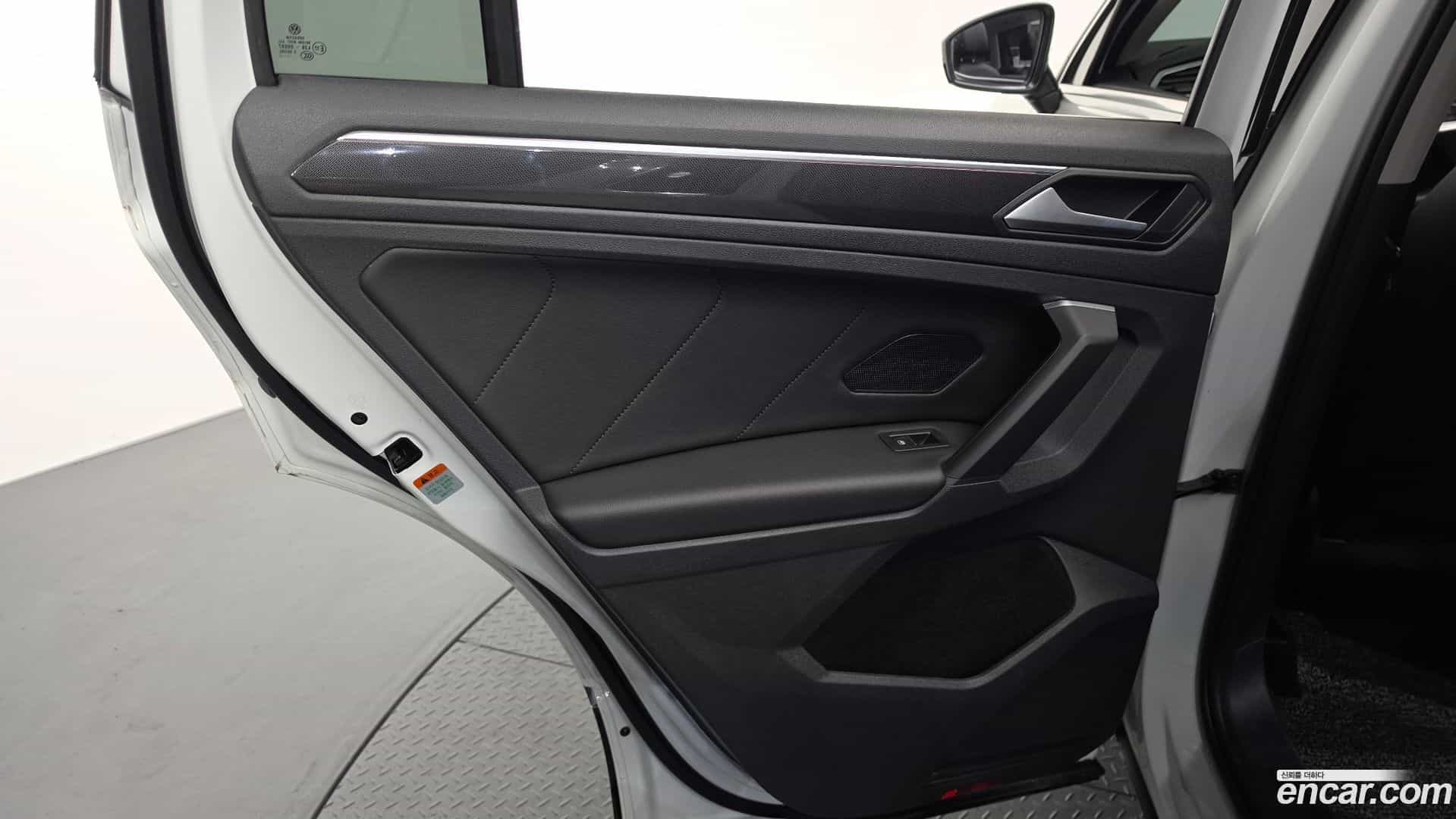 Tiguan Volkswagen 2021.6-INNER-035