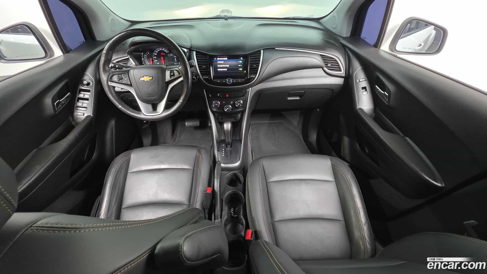 Trax Chevrolet 2022.3-INNER-007