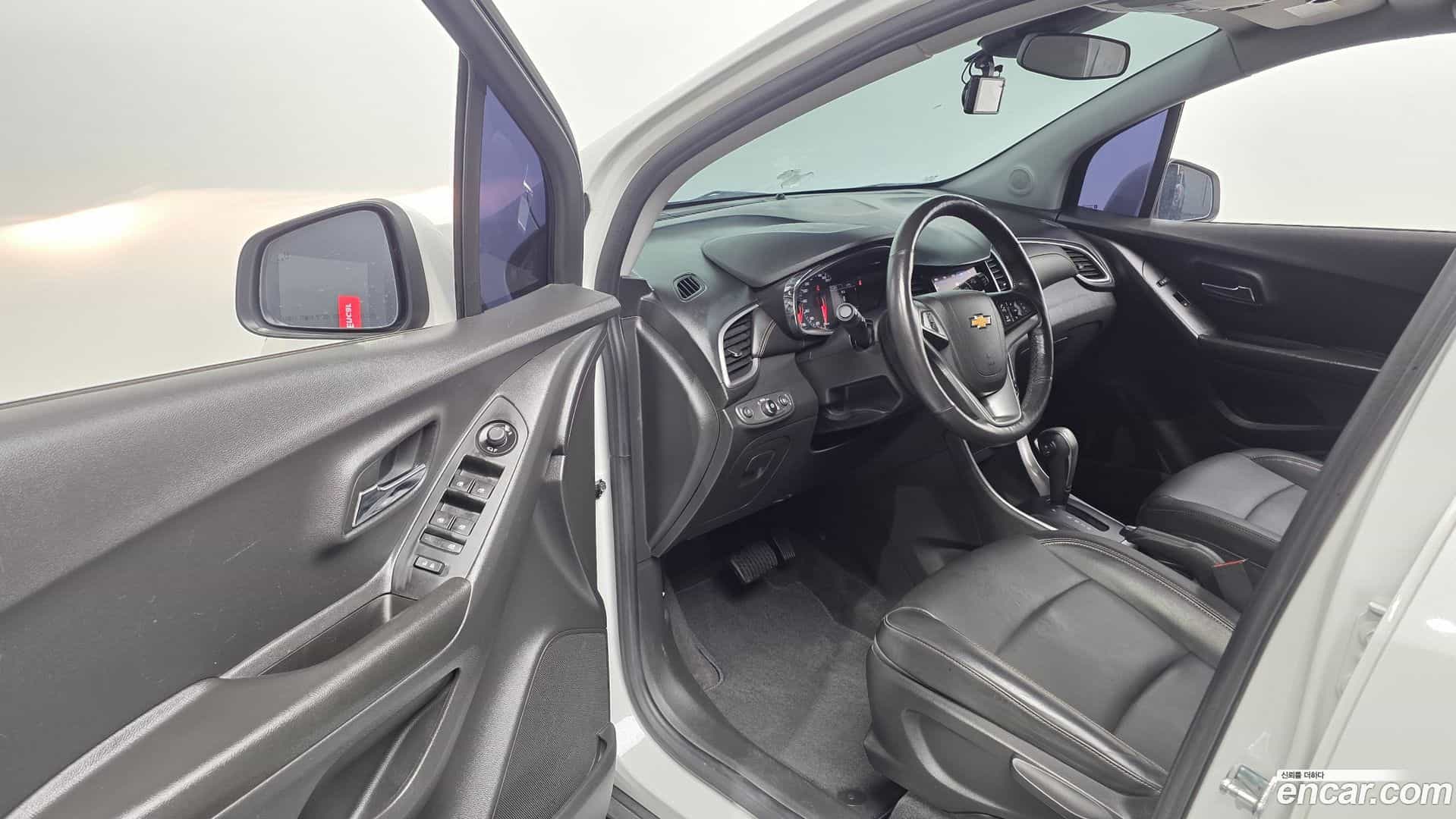 Trax Chevrolet 2022.3-INNER-010
