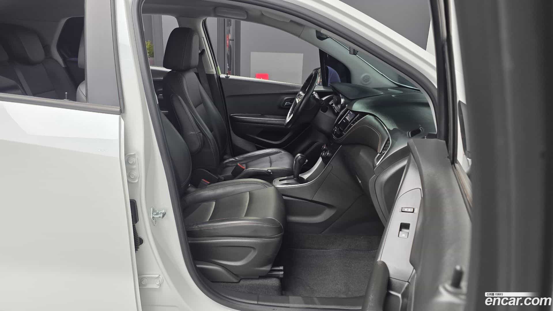 Trax Chevrolet 2022.3-OPTION-015