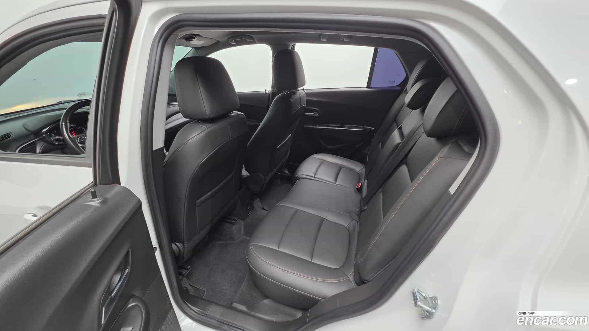 Trax Chevrolet 2022.3-INNER-036