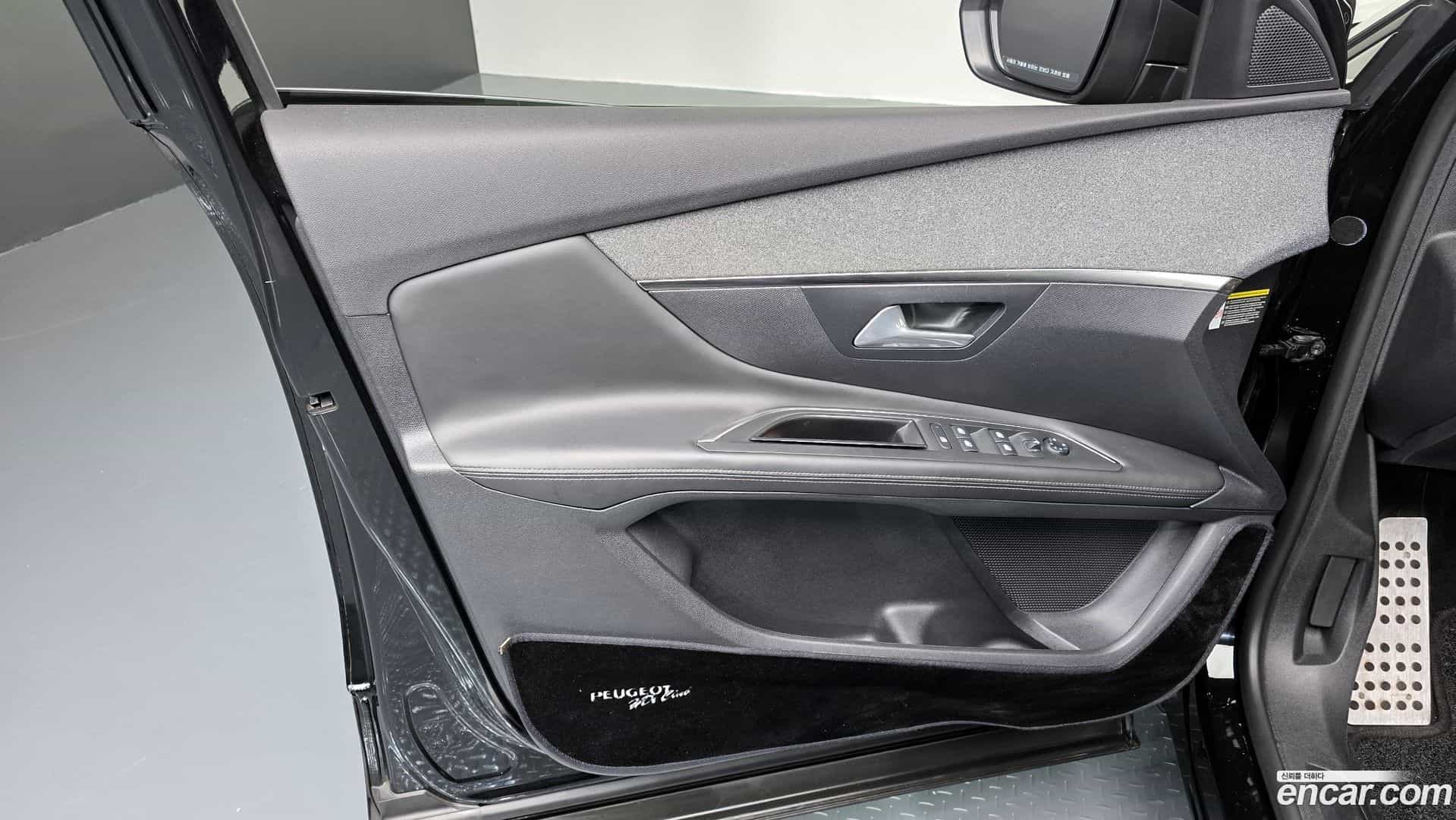 3008 Peugeot 2017.10-INNER-034