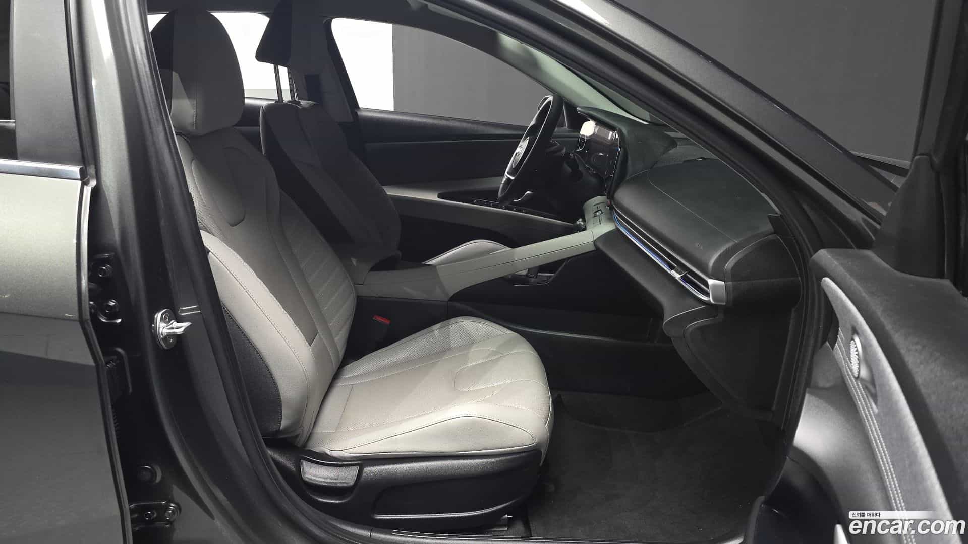 AVANTE Hyundai 2021.9-INNER-010
