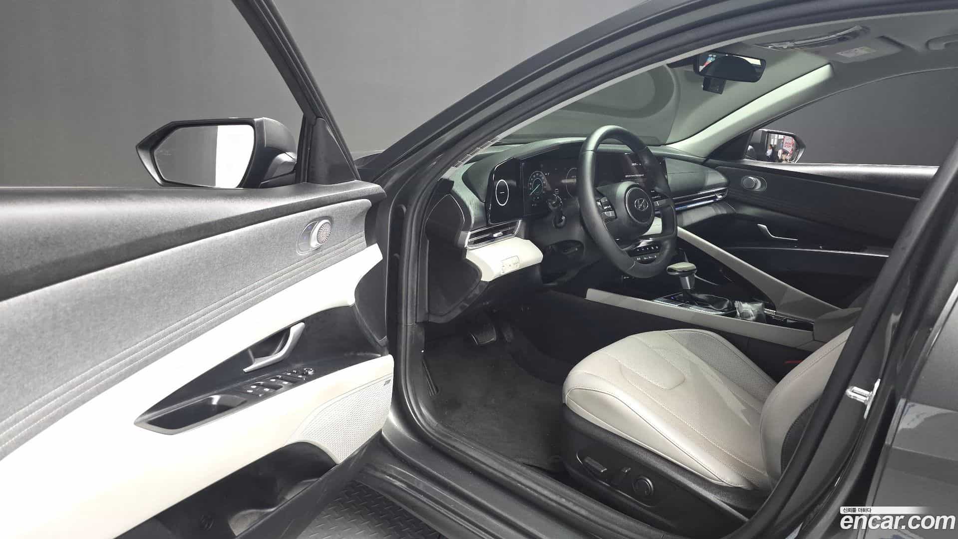 AVANTE Hyundai 2021.9-OPTION-015