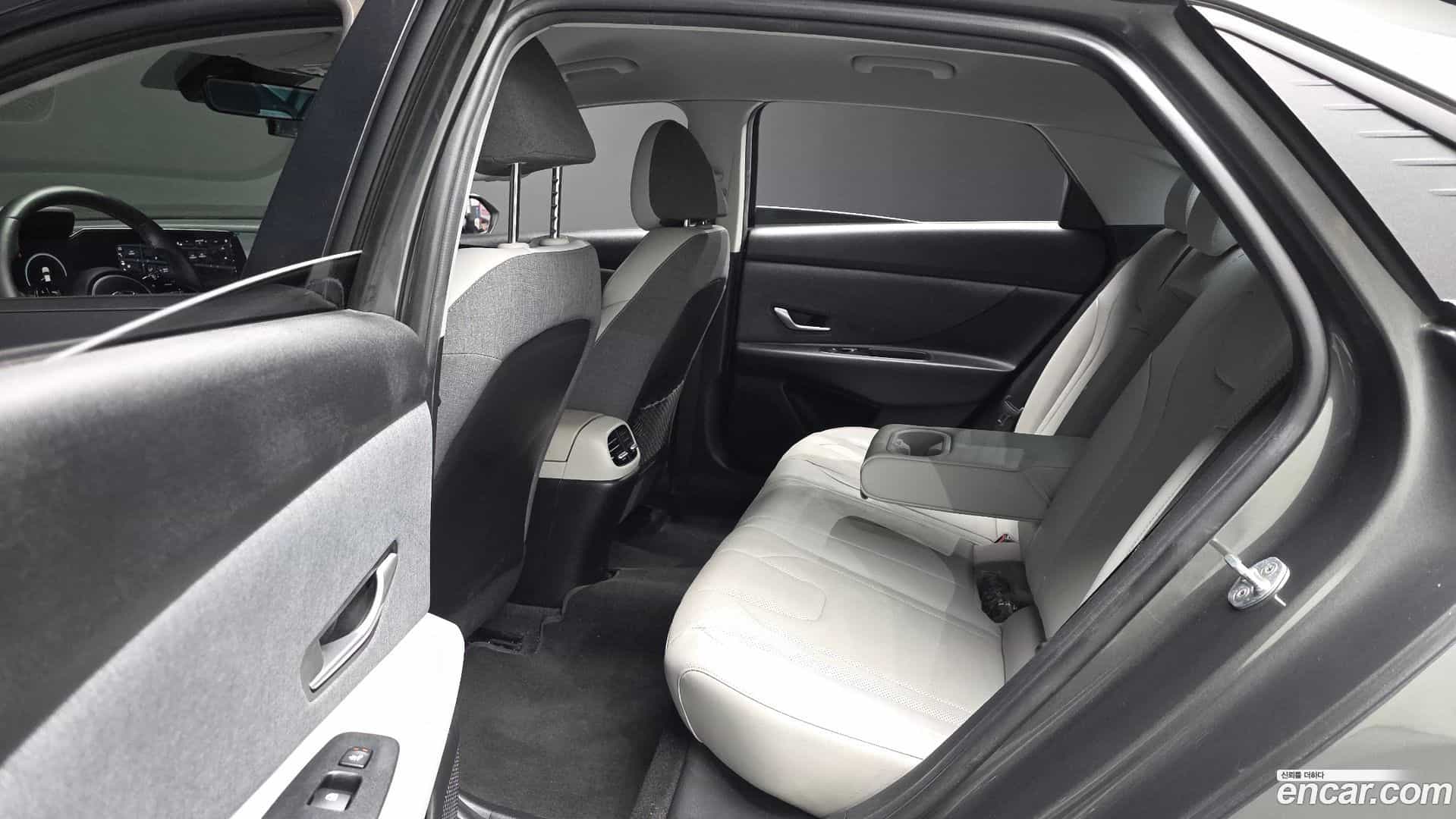 AVANTE Hyundai 2021.9-OPTION-016