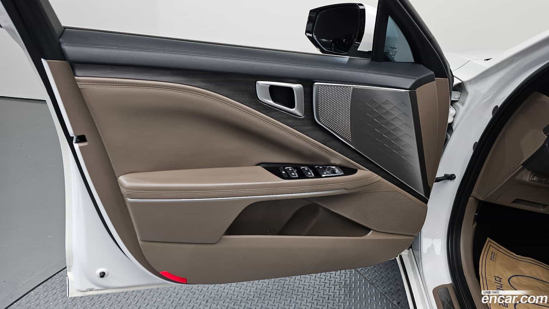 K8 Kia 2022.1-INNER-034