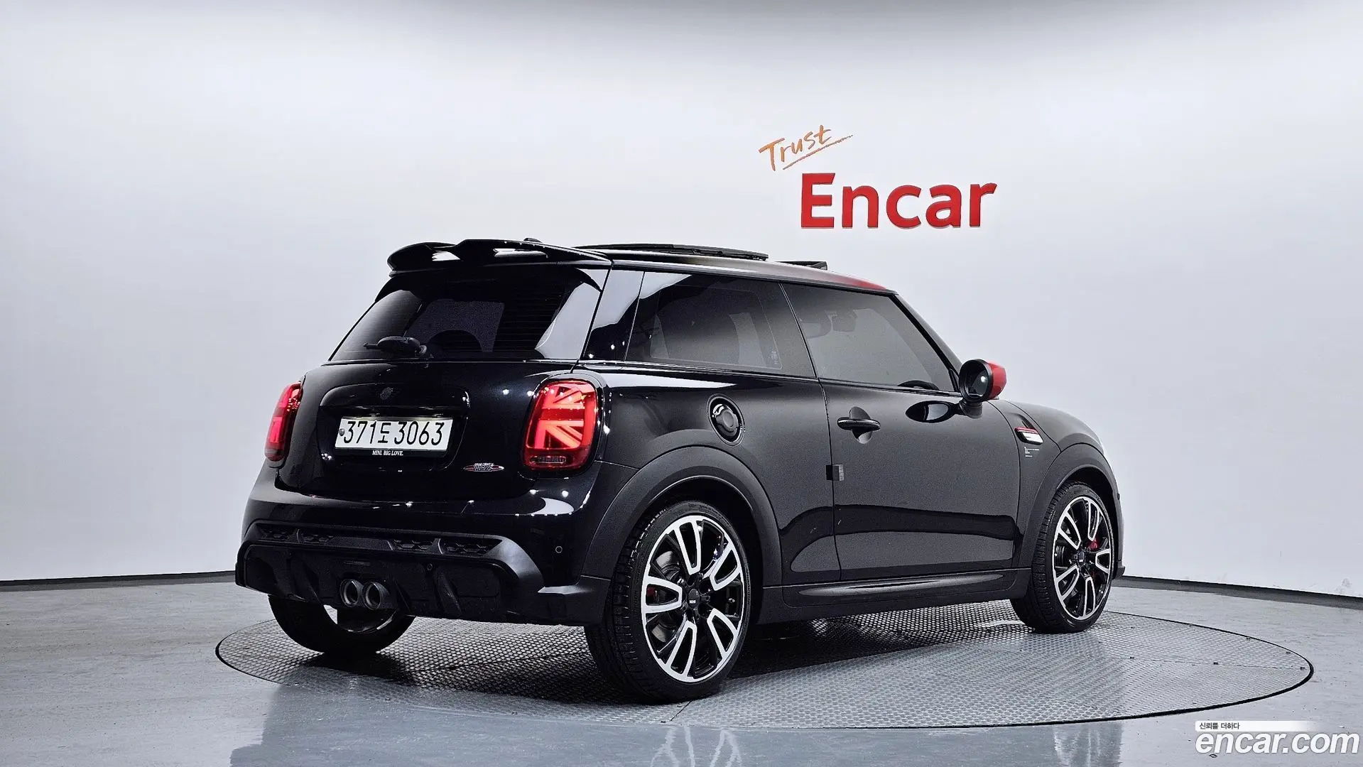 Main__Slider__Photo:Cooper Mini 2023.1-1