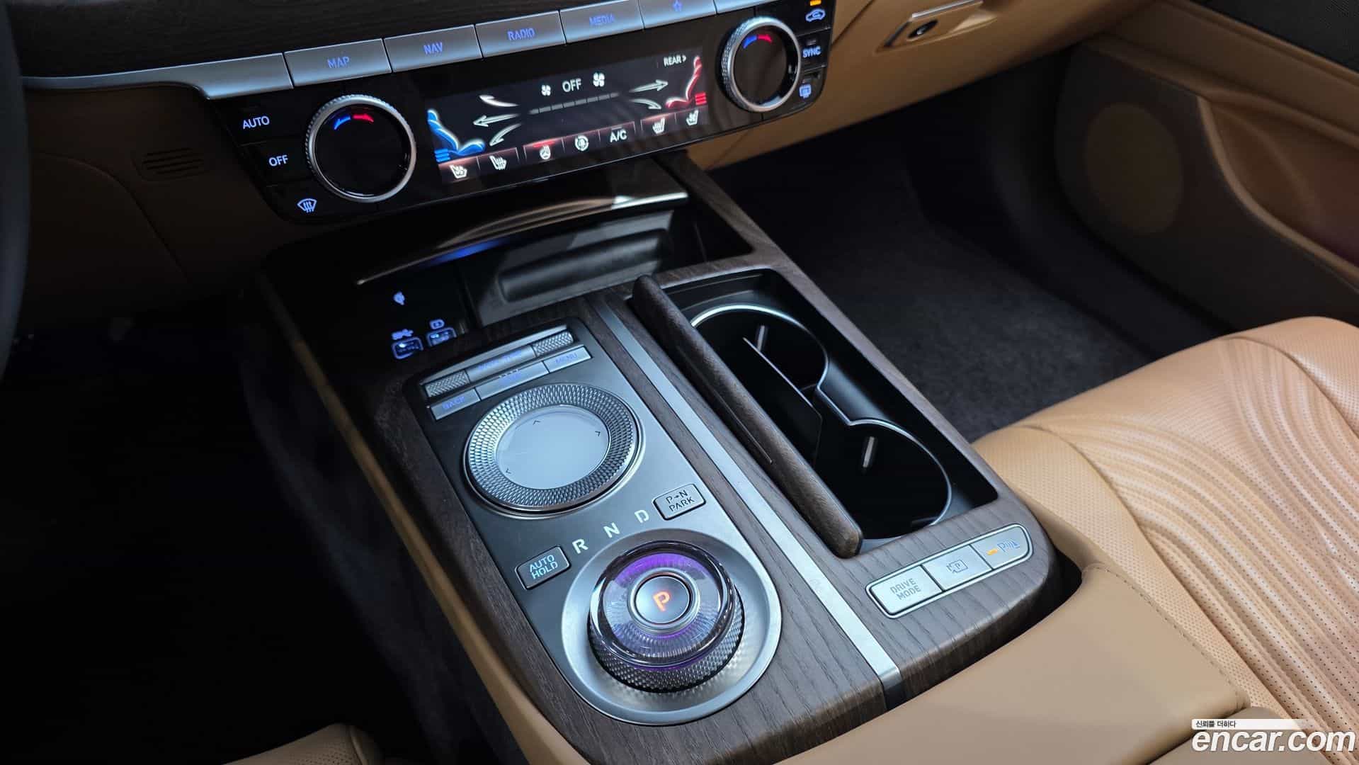 G80 Genesis 2022.2-INNER-009