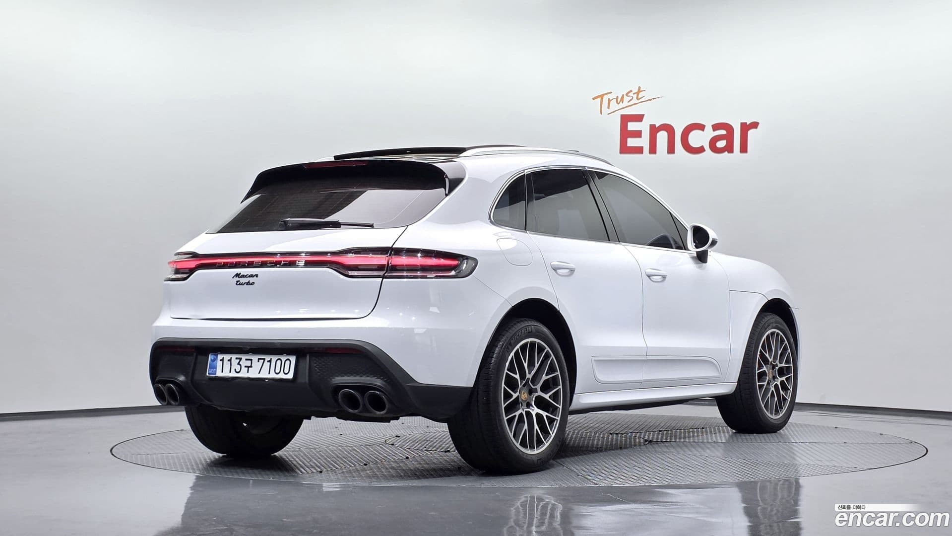 Main__Slider__Photo:Macan Porsche 2015.3-1
