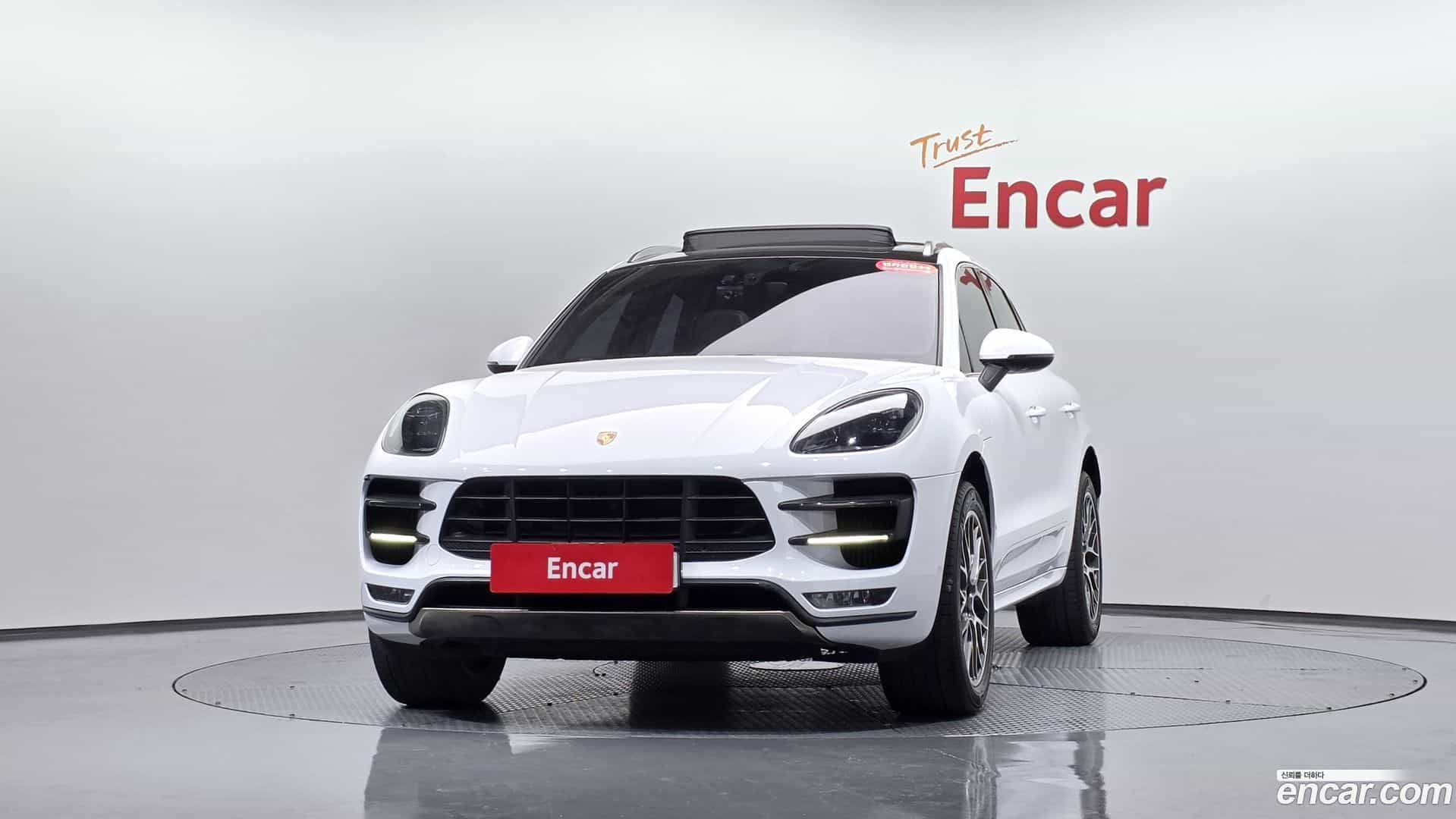 Macan Porsche 2015.3-OUTER-003