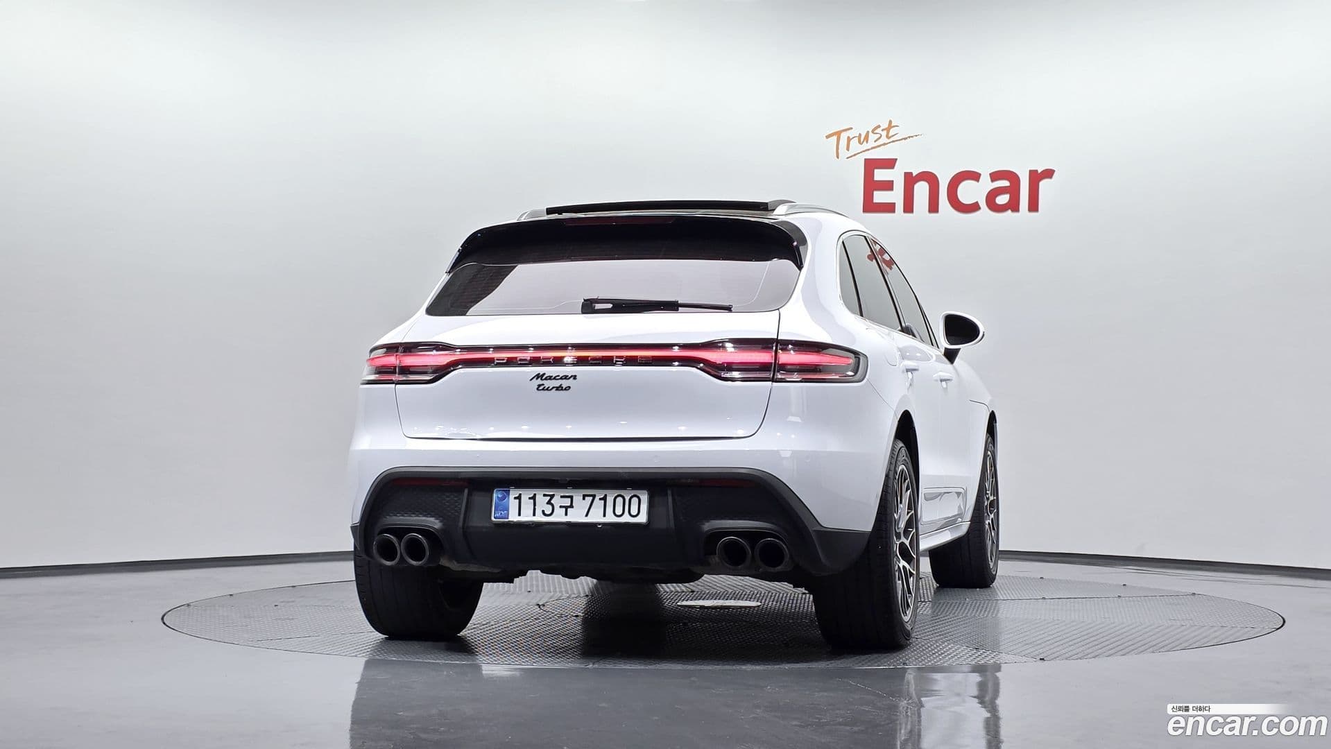 Main__Slider__Photo:Macan Porsche 2015.3-3