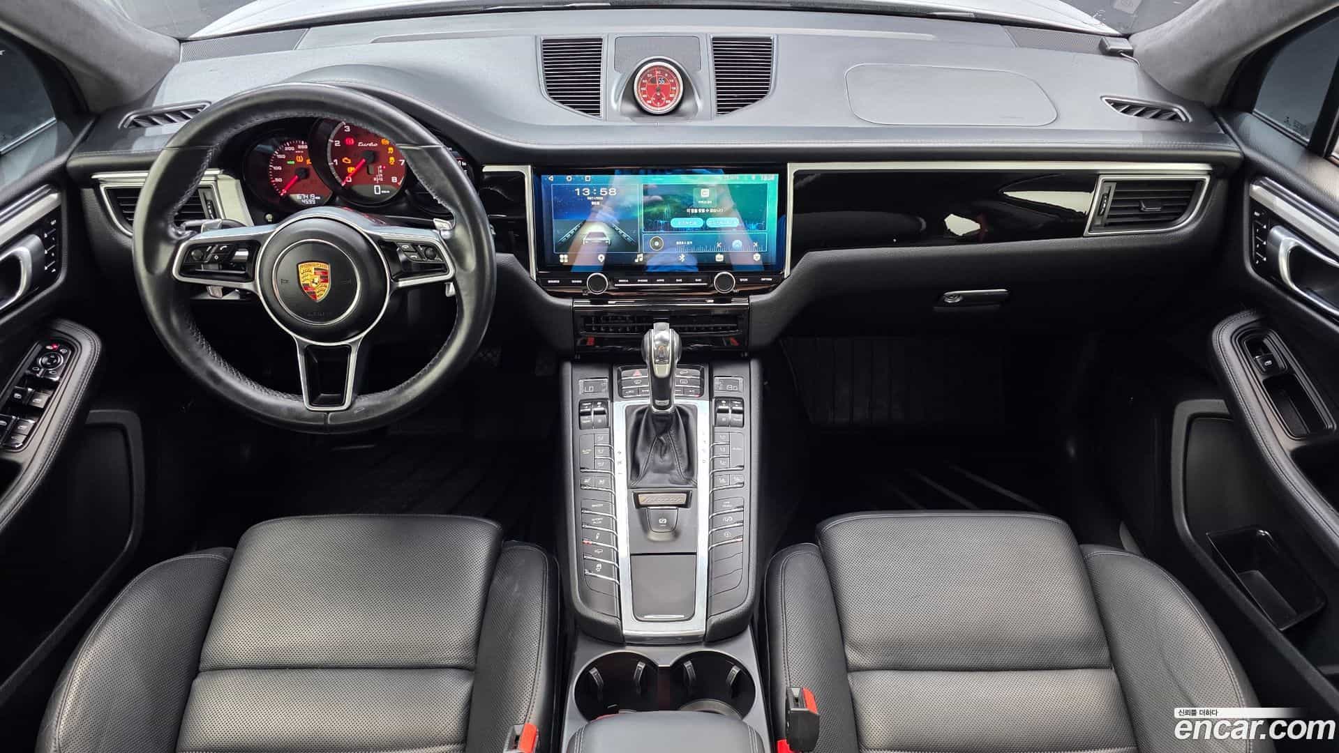 Macan Porsche 2015.3-INNER-007