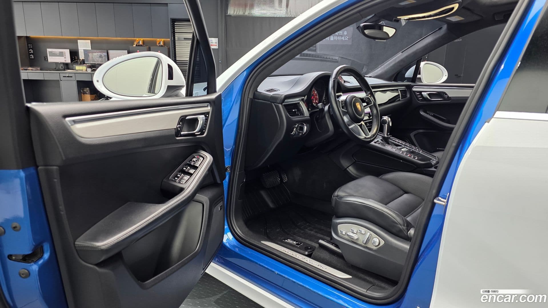 Main__Slider__Photo:Macan Porsche 2015.3-9