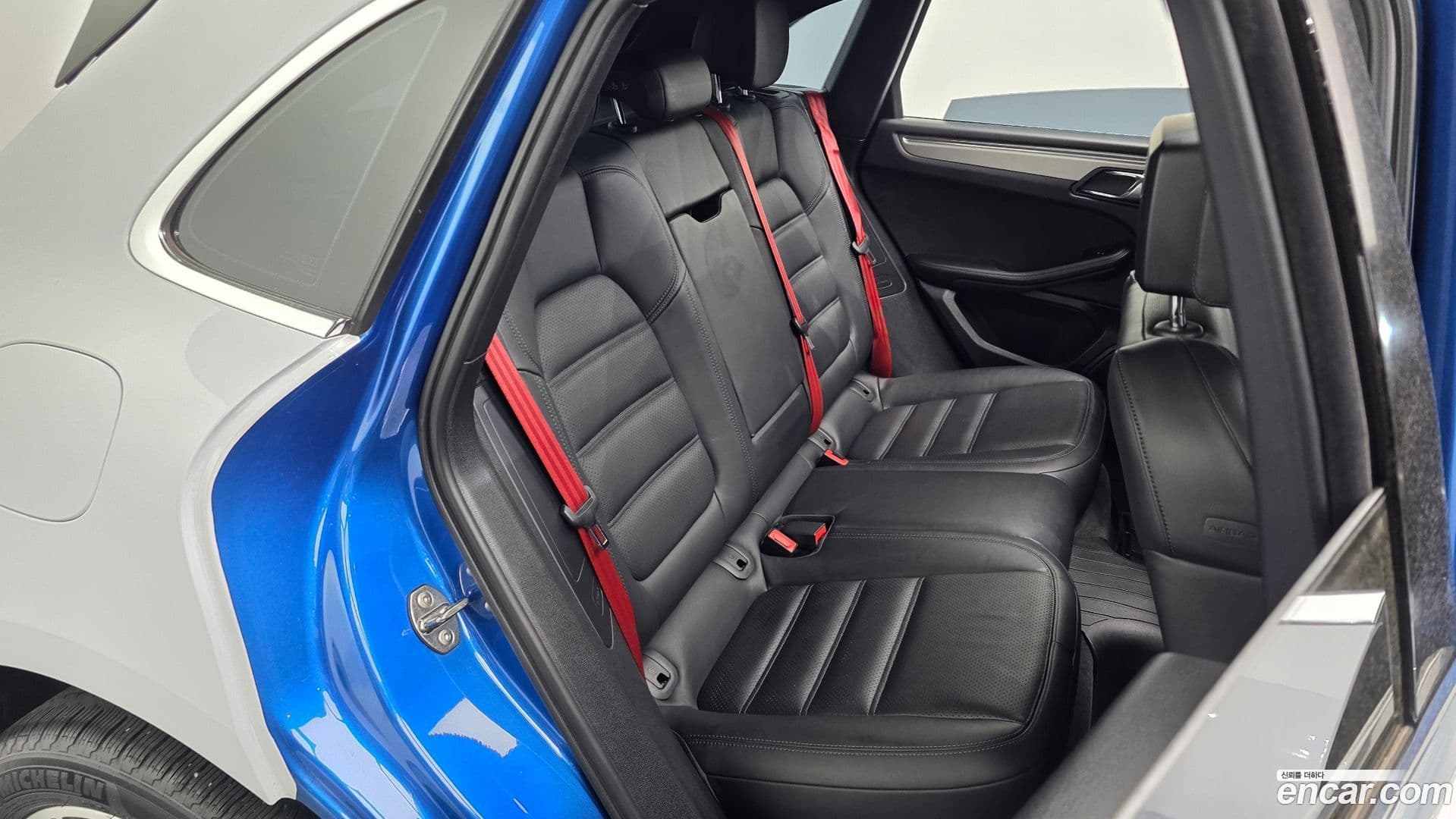 Main__Slider__Photo:Macan Porsche 2015.3-10